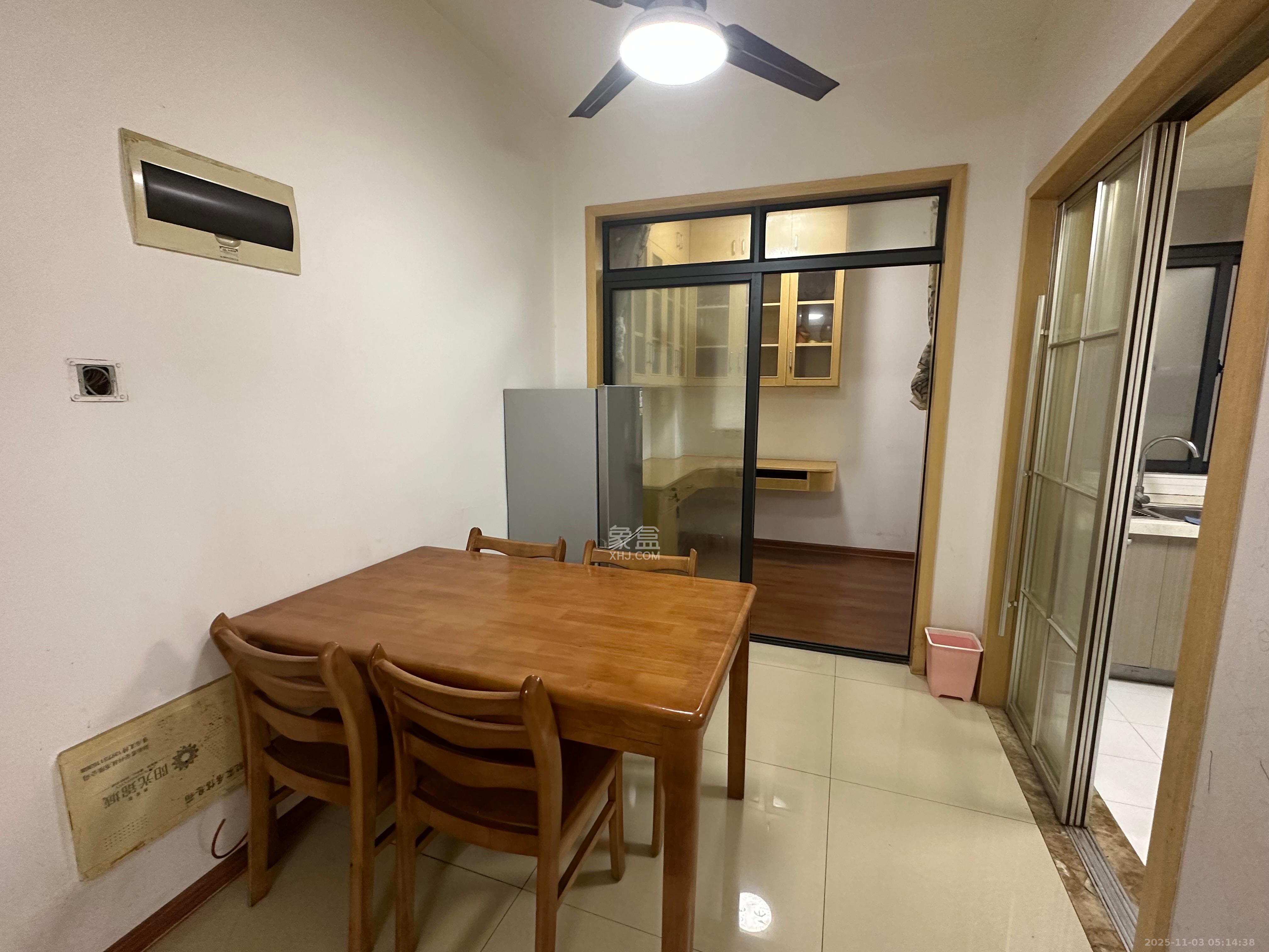 阳光锦城 2室2厅1卫 2900.0元/月 阳光锦城 2室2厅1卫 2900.0元/月室内图