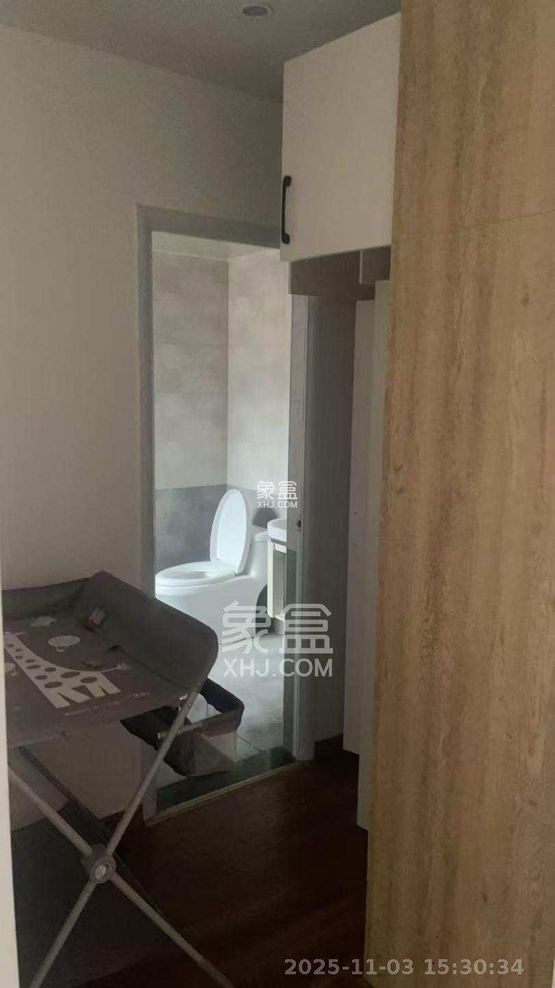 三一街区 3室2厅1卫 2200.0元/月 三一街区 3室2厅1卫 2200.0元/月室内图