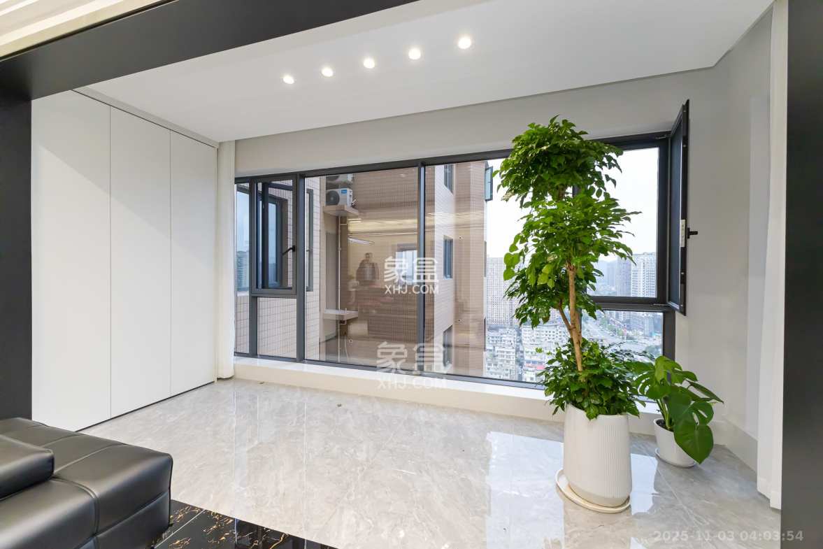 金富星悦汇 4室2厅2卫 85.8万 金富星悦汇 4室2厅2卫 85.8万阳台