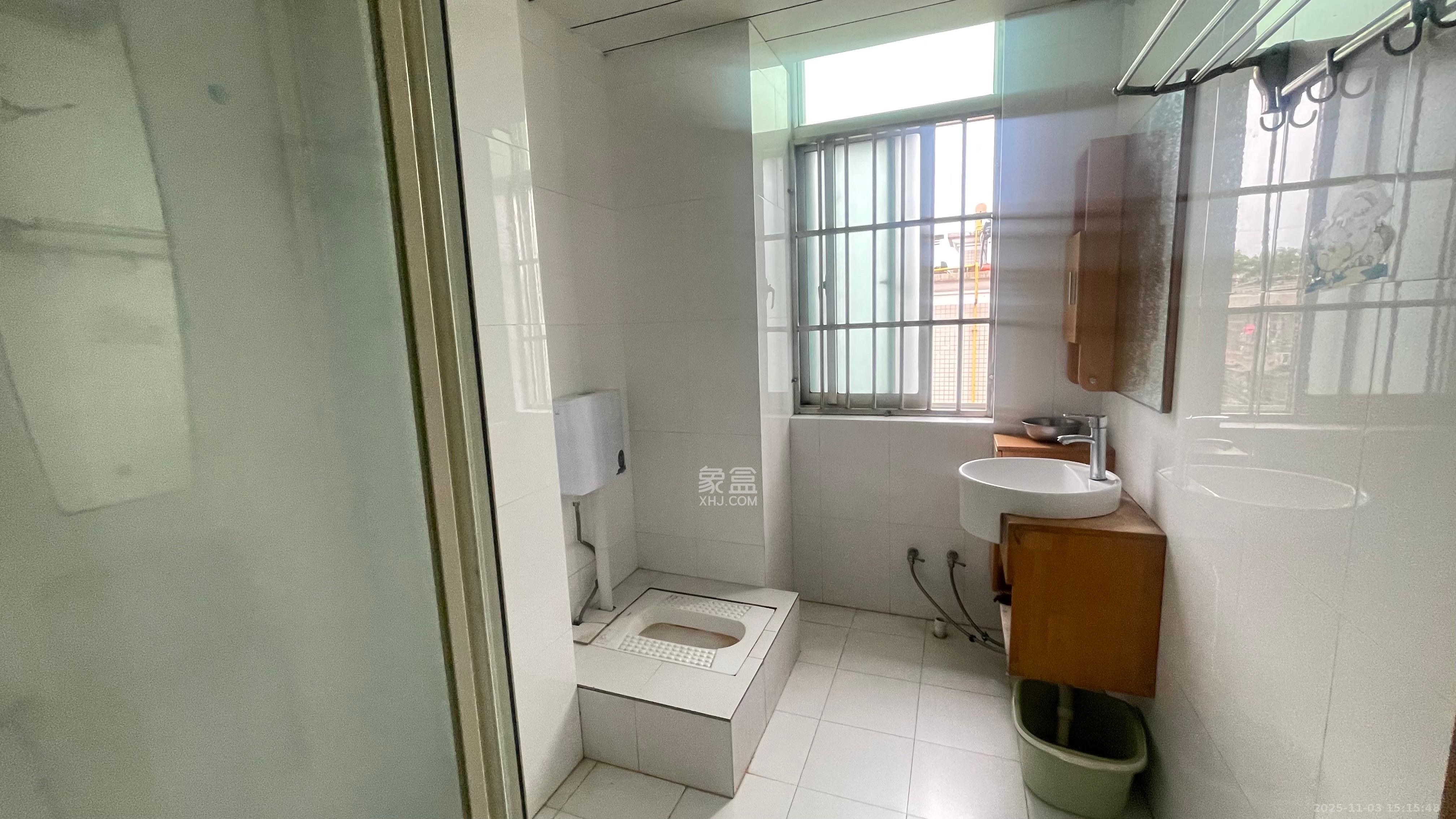 红星糖酒城  5室2厅1卫    3300.0元/月室内图