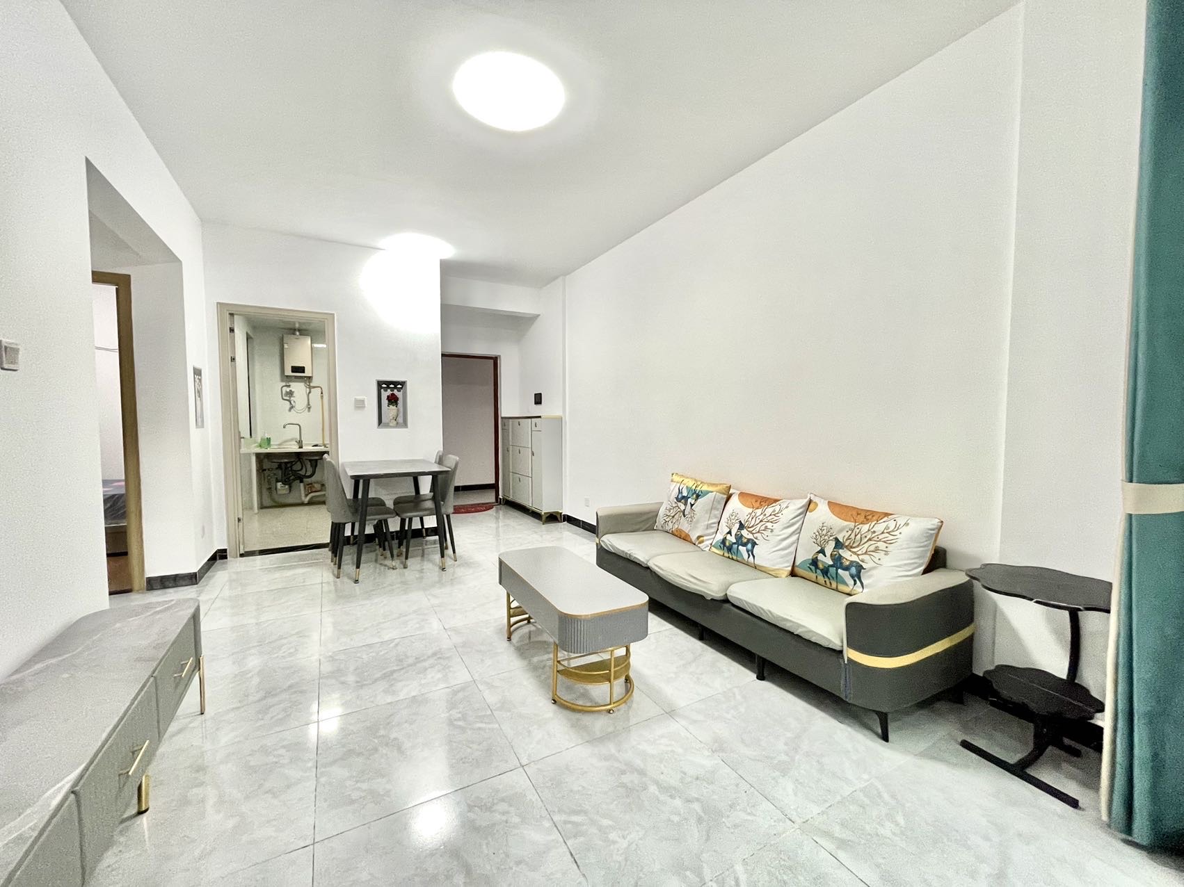 坡博家园四区 2室2厅1卫 2300.0元/月 坡博家园四区 2室2厅1卫 2300.0元/月室内图