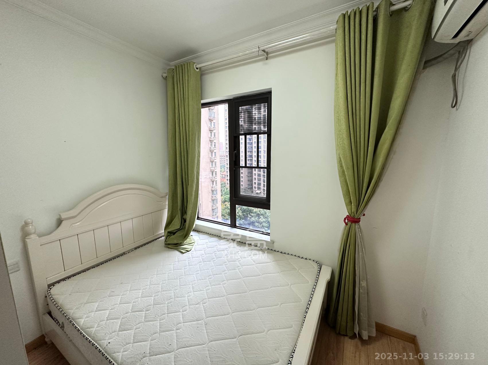 华润橡树湾  4室2厅2卫    2600.0元/月室内图