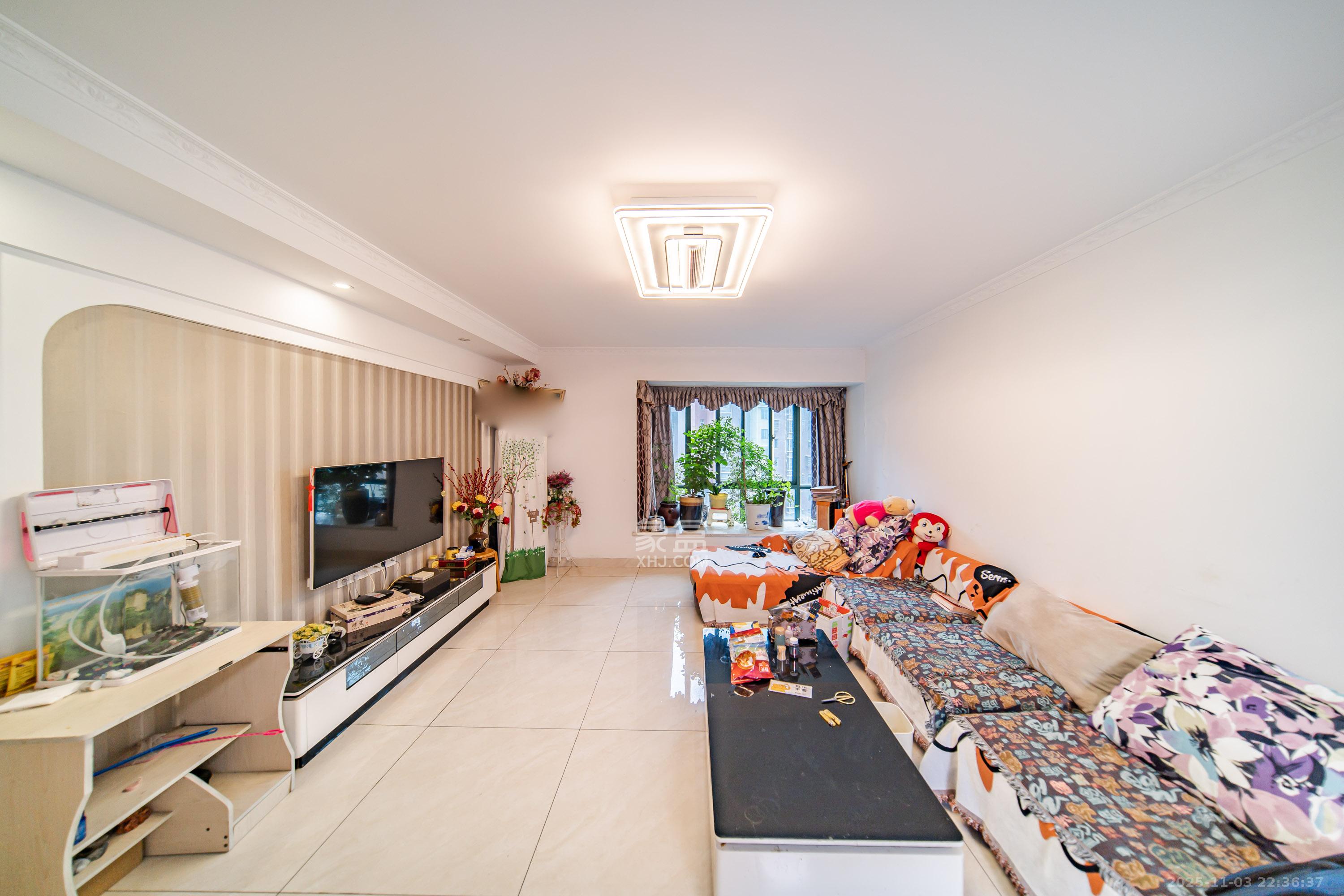 才子佳苑一期/二期 3室2厅2卫 98.0万 才子佳苑一期/二期 3室2厅2卫 98.0万客厅