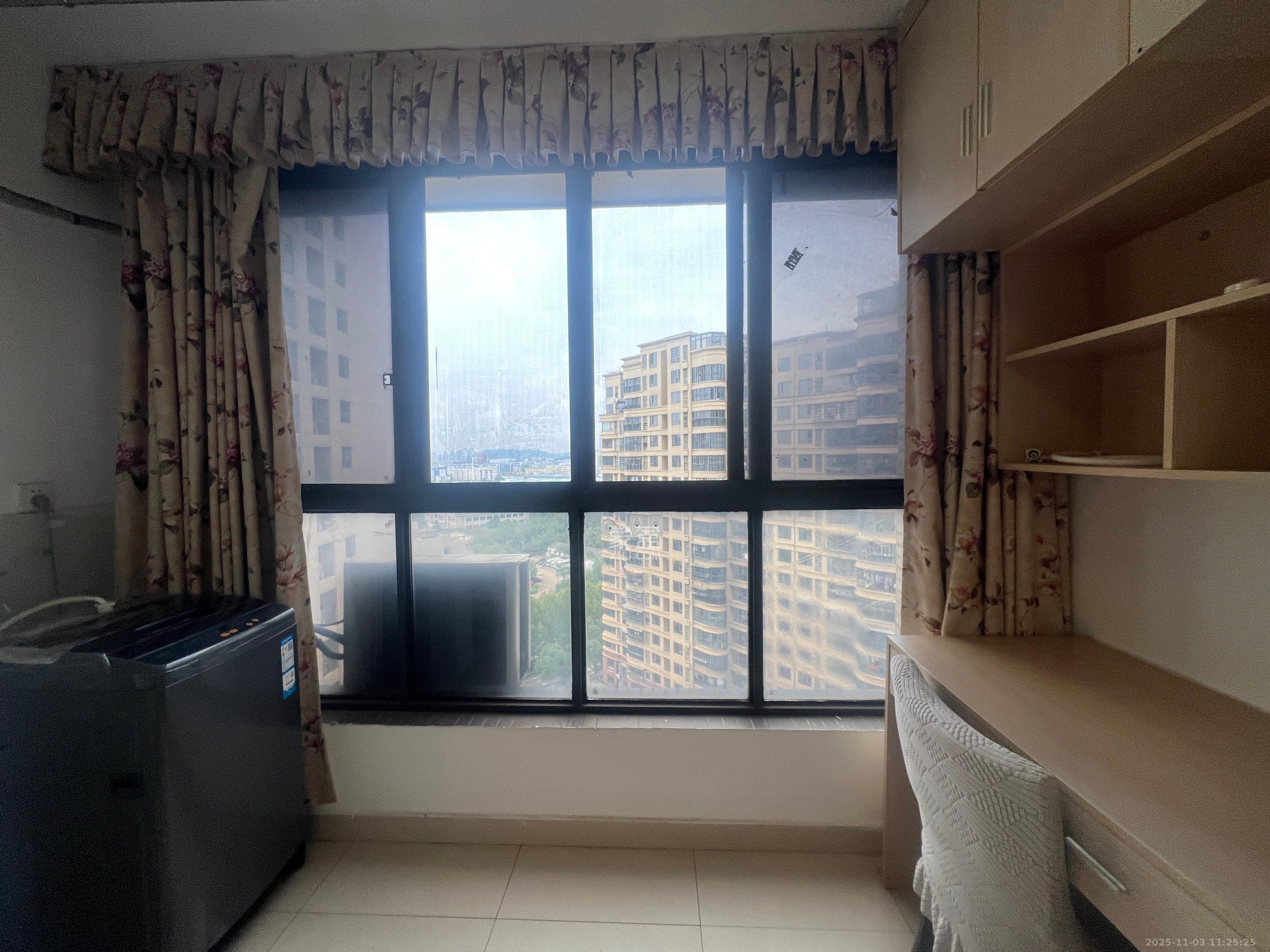 保利麓谷林语I区  1室1厅1卫    1400.0元/月室内图