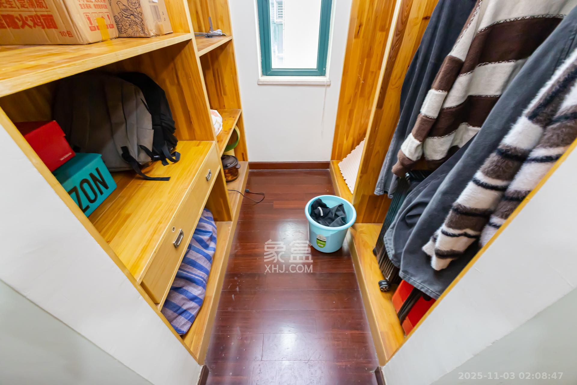 恒大名都  4室2厅2卫    75.8万 恒大名都  4室2厅2卫    75.8万卧室