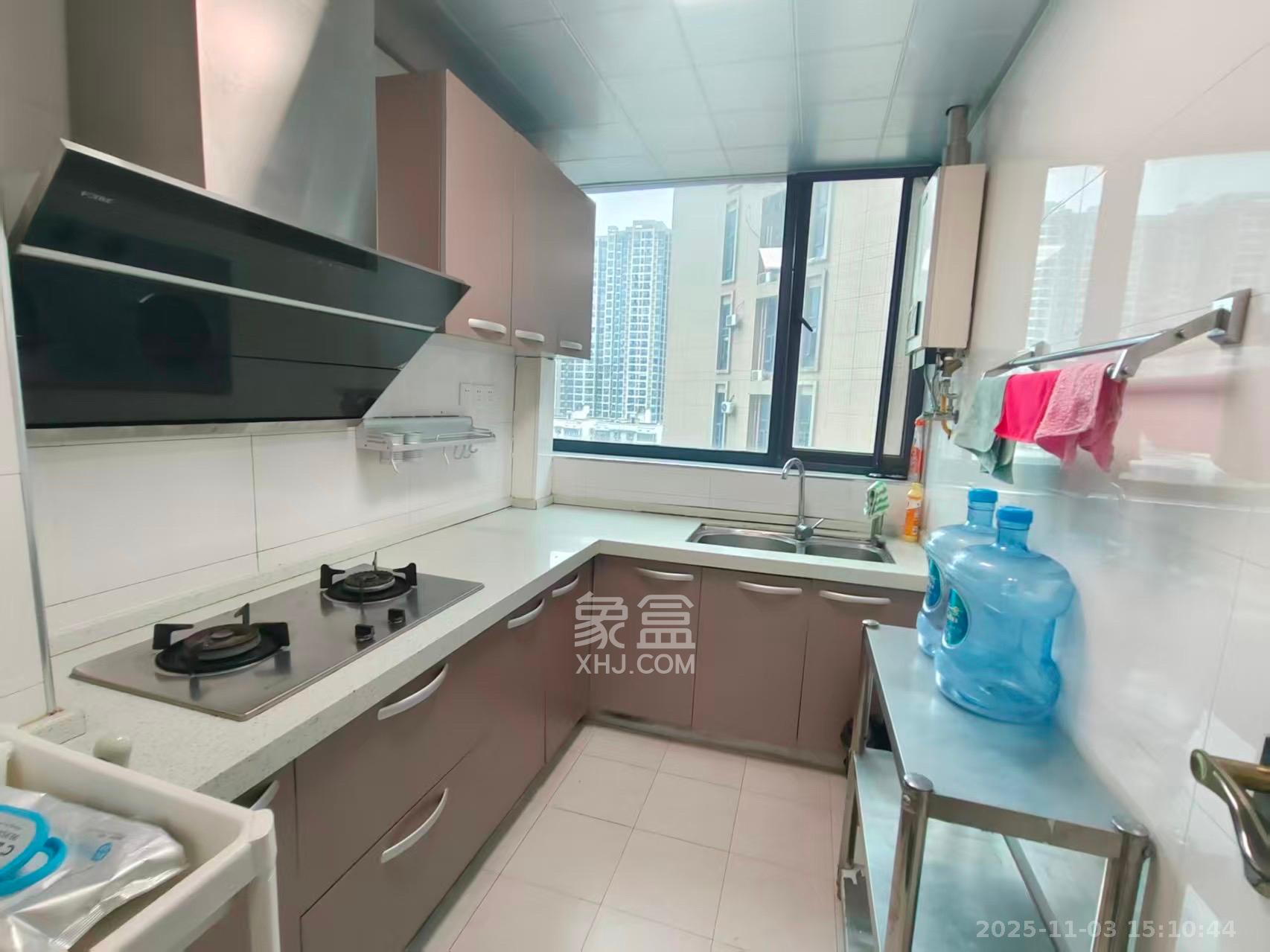 融圣国际  2室2厅1卫    3000.0元/月 融圣国际  2室2厅1卫    3000.0元/月室内图