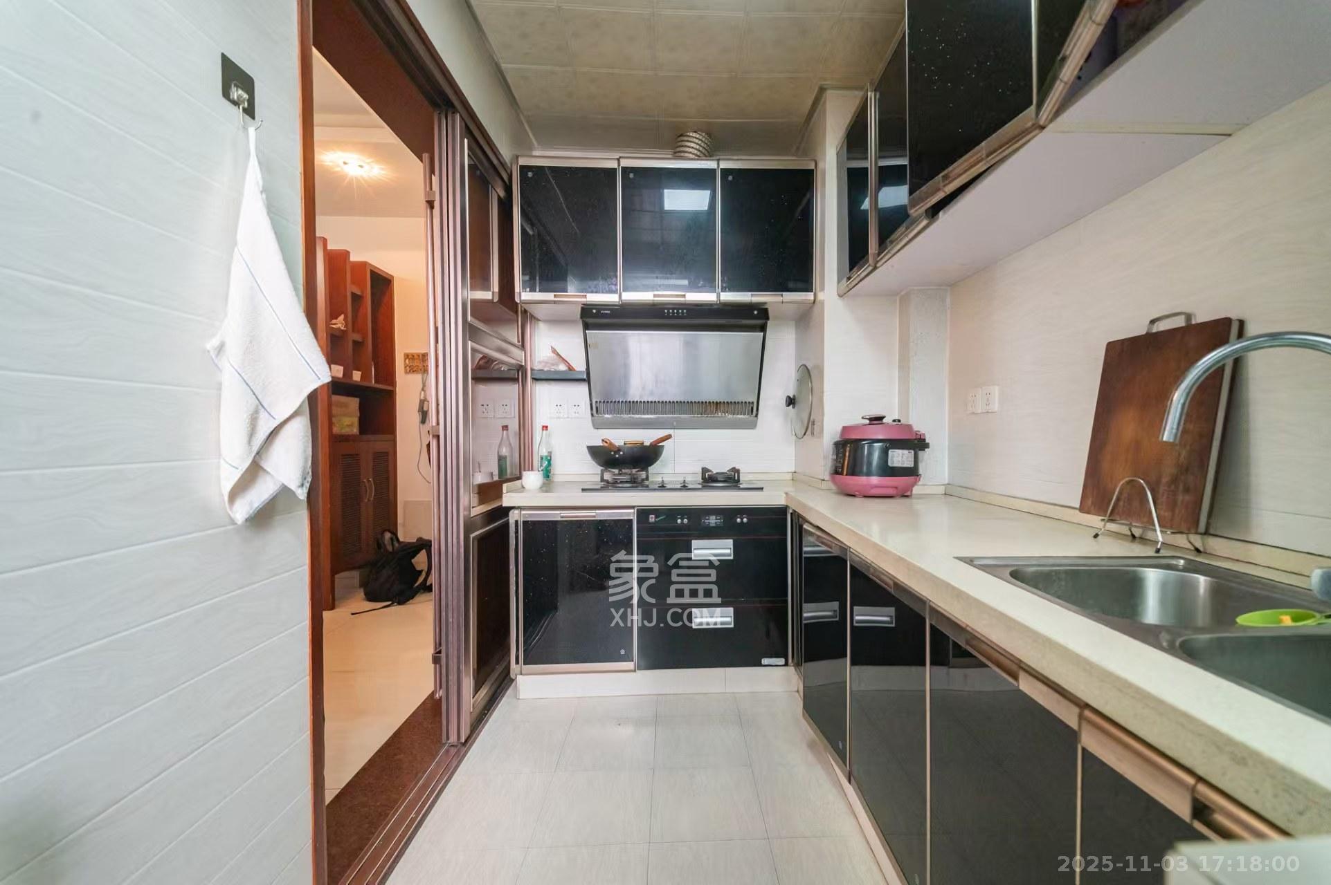 蓝山郡  3室2厅1卫    2000.0元/月室内图