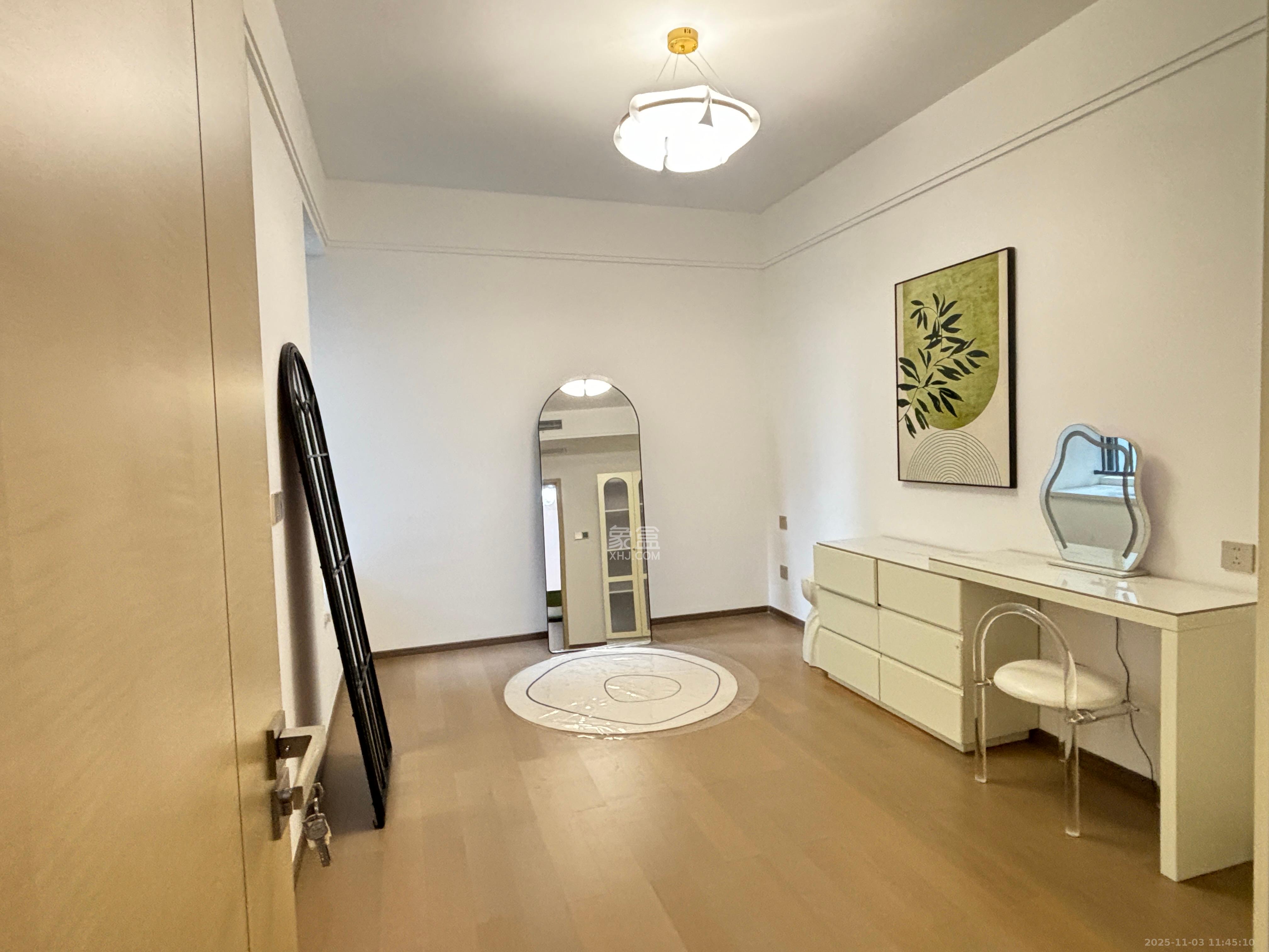 复地滨江金融中心  3室2厅2卫    4600.0元/月室内图