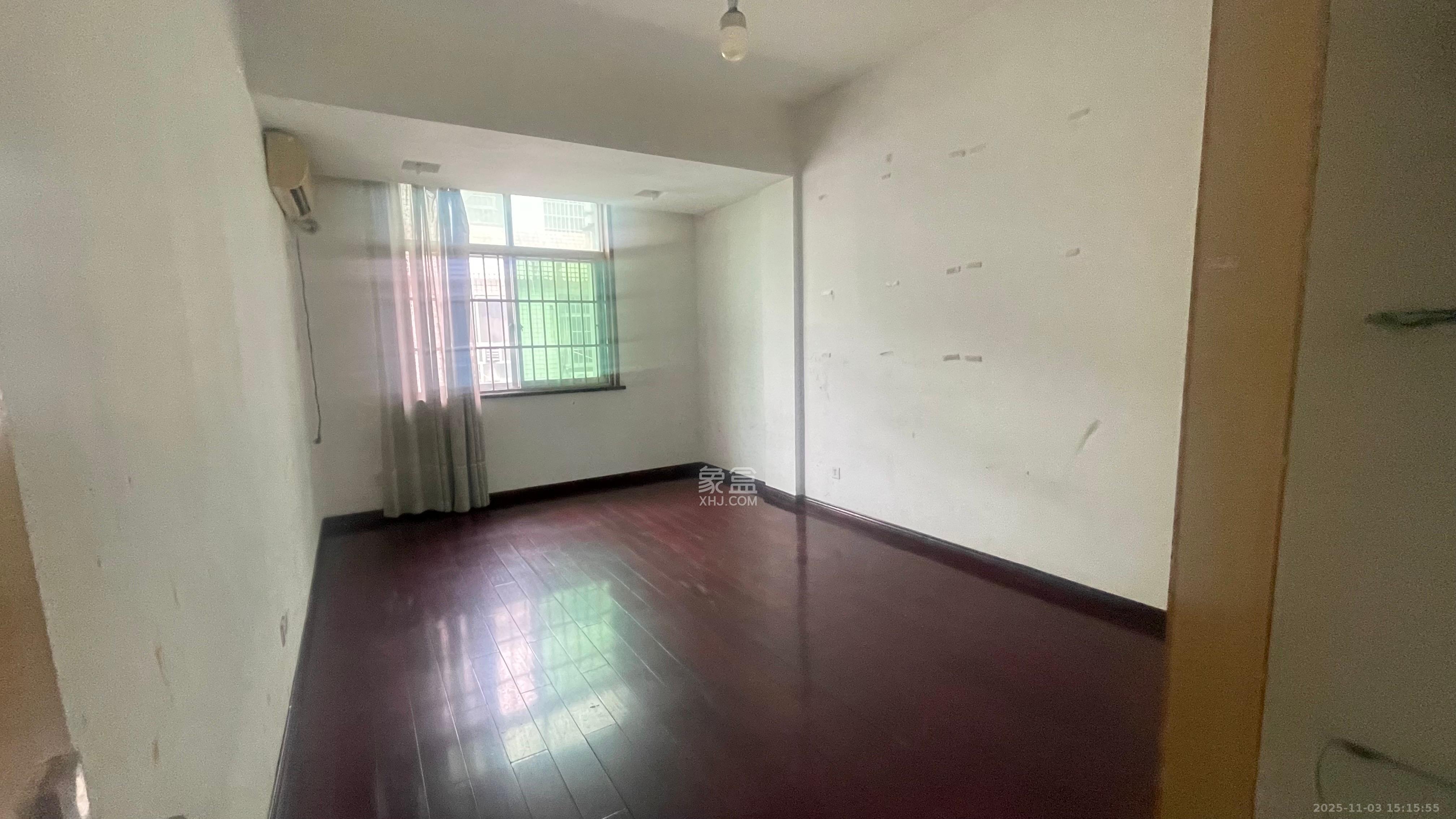 红星糖酒城  5室2厅1卫    3300.0元/月室内图