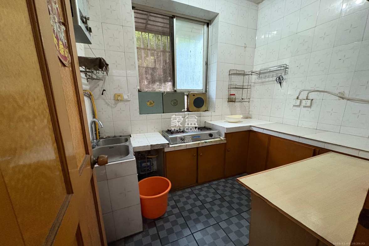 长沙市自来水有限公司金盆岭住宅区(赤岭路4号) 2室1厅1卫 1500.0元/月 长沙市自来水有限公司金盆岭住宅区(赤岭路4号) 2室1厅1卫 1500.0元/月室内图