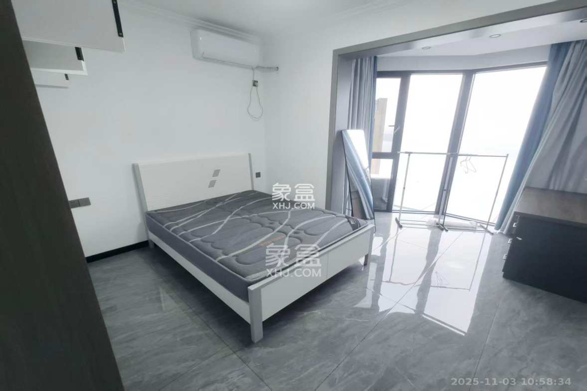 金色屋顶 4室2厅3卫 7500.0元/月 金色屋顶 4室2厅3卫 7500.0元/月室内图