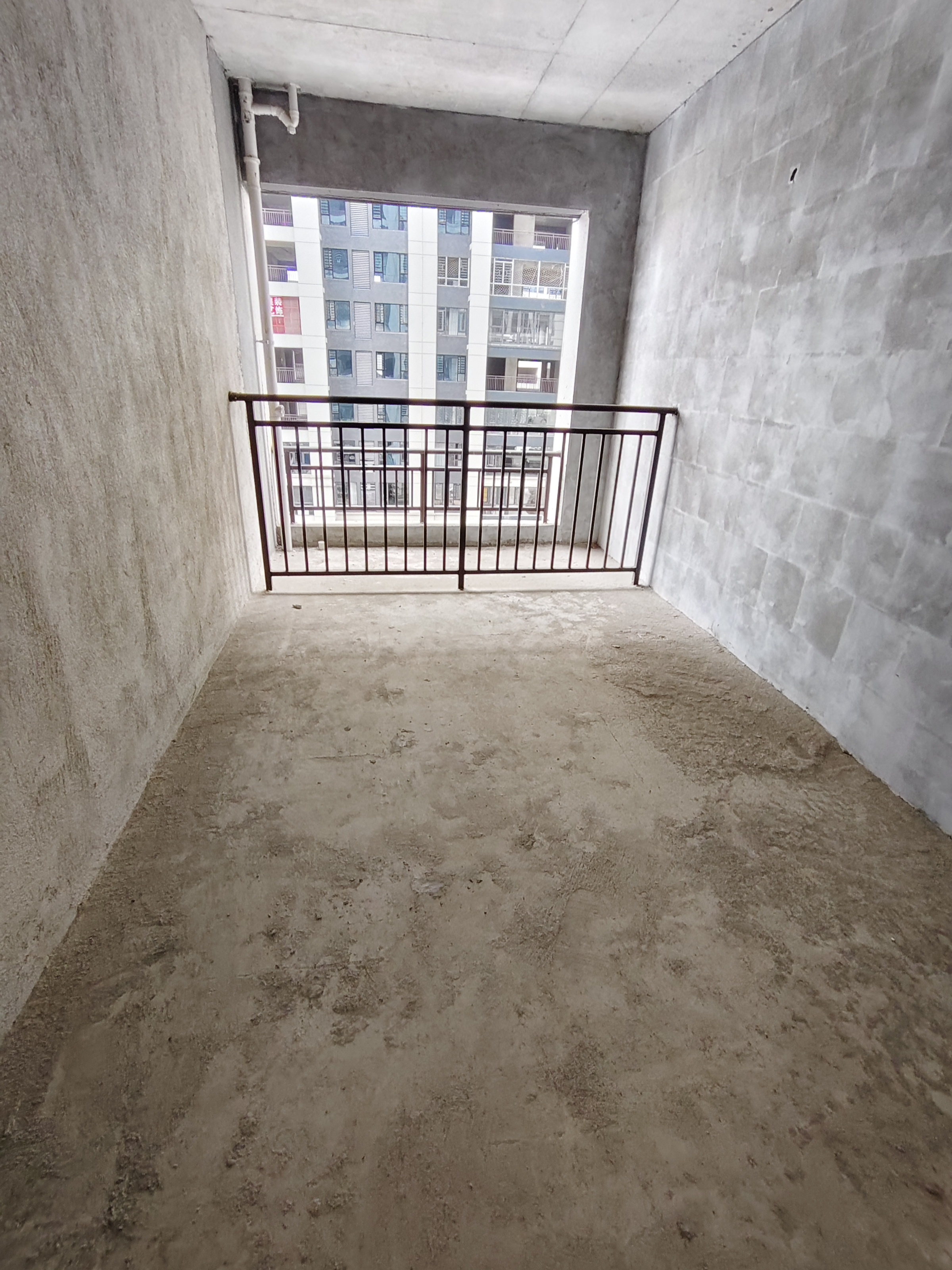 青春里-铂樾府 5室2厅2卫 88.8万 青春里-铂樾府 5室2厅2卫 88.8万客厅