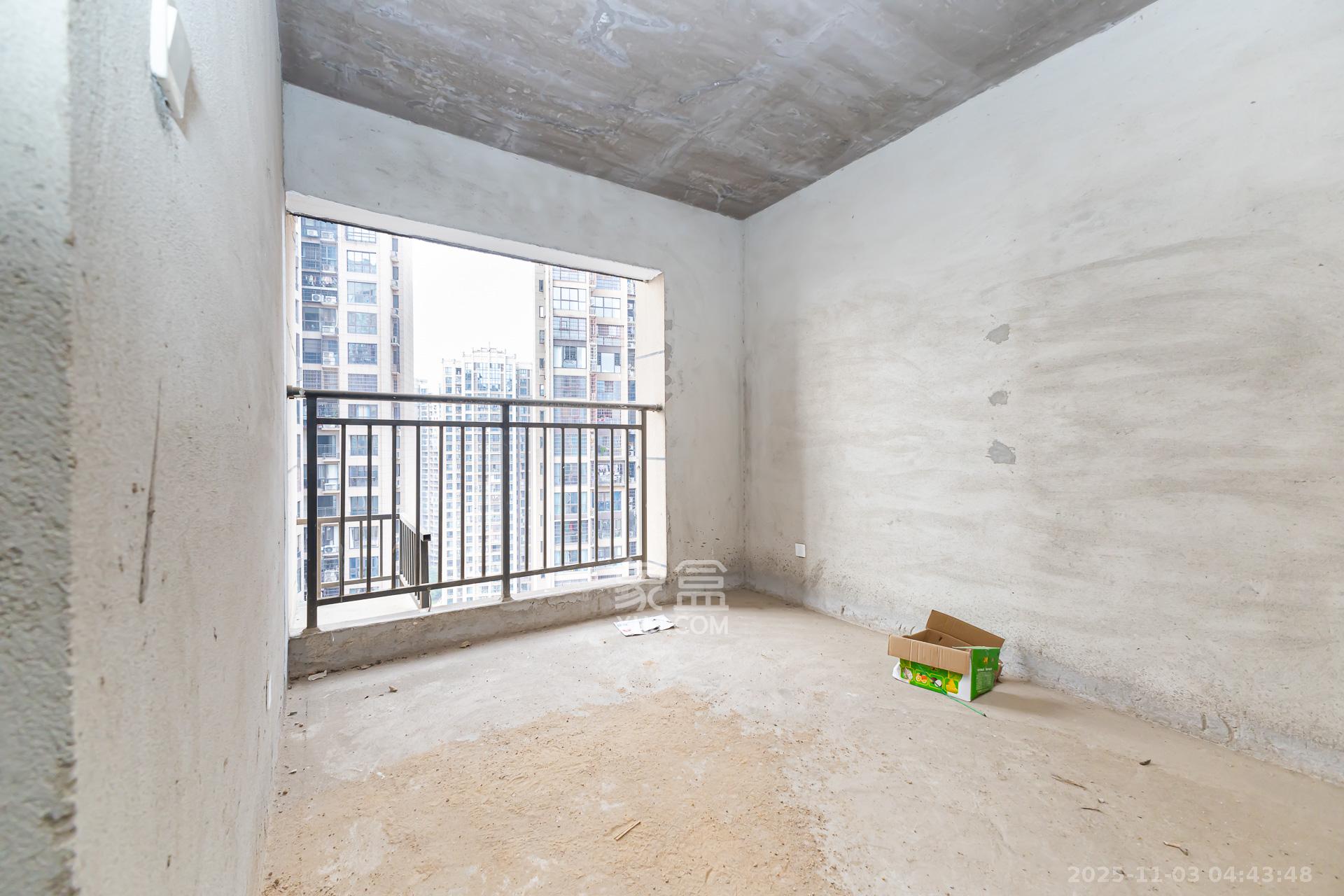 星月绿洲  4室2厅2卫    80.0万卧室