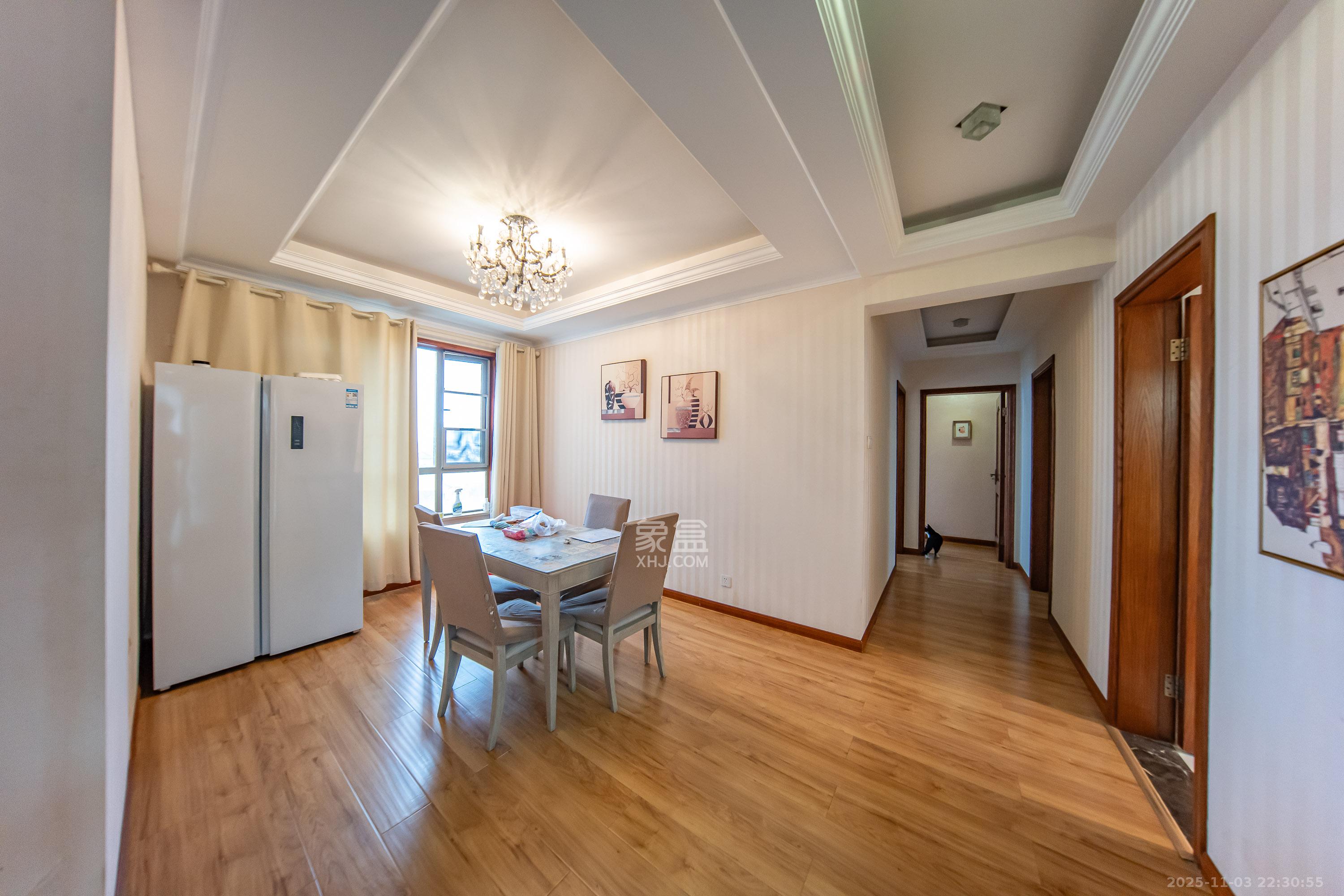 米兰春天 3室2厅2卫 85.0万 米兰春天 3室2厅2卫 85.0万客厅