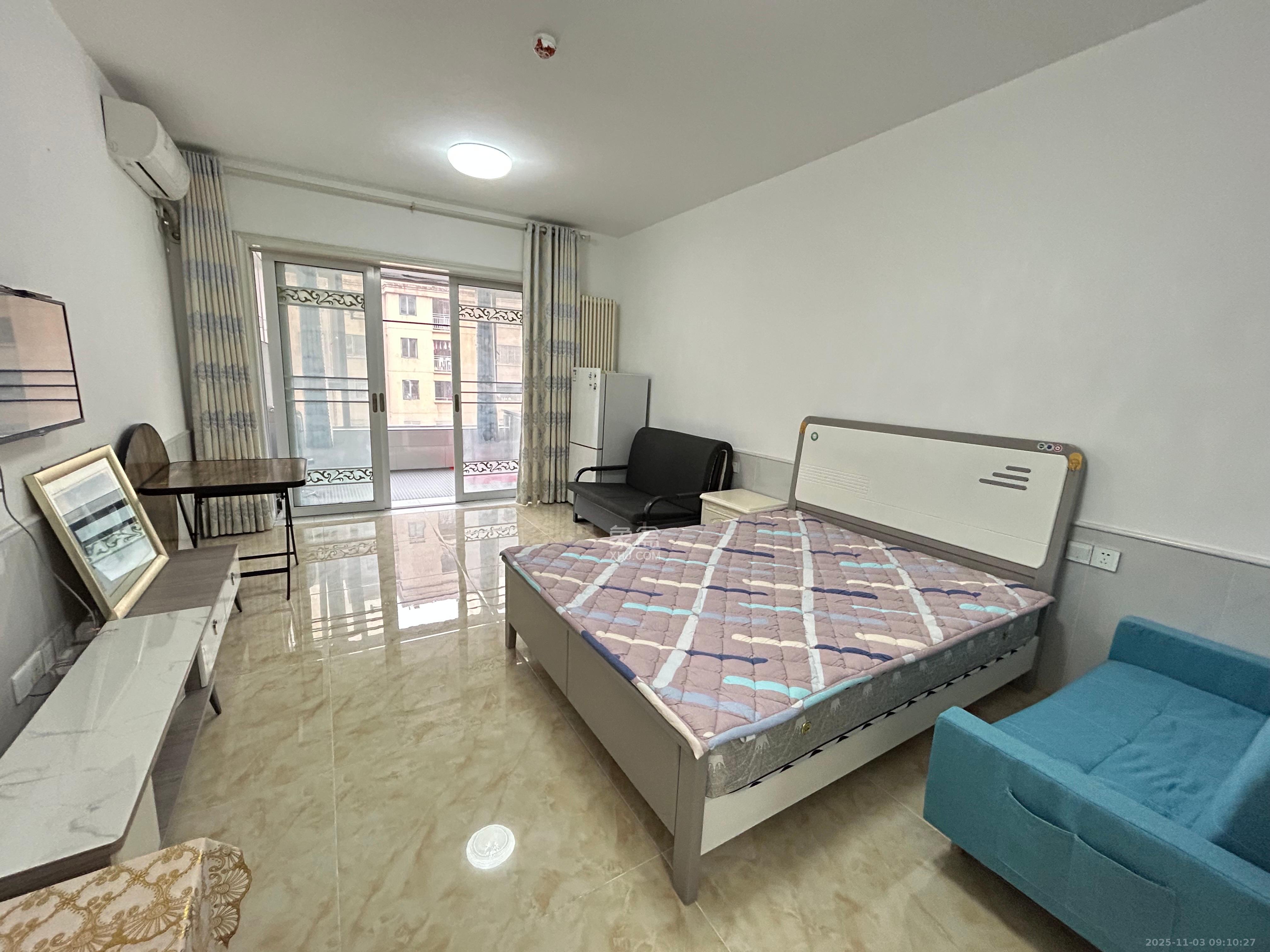 怡海星城  1室1厅1卫    1100.0元/月室内图