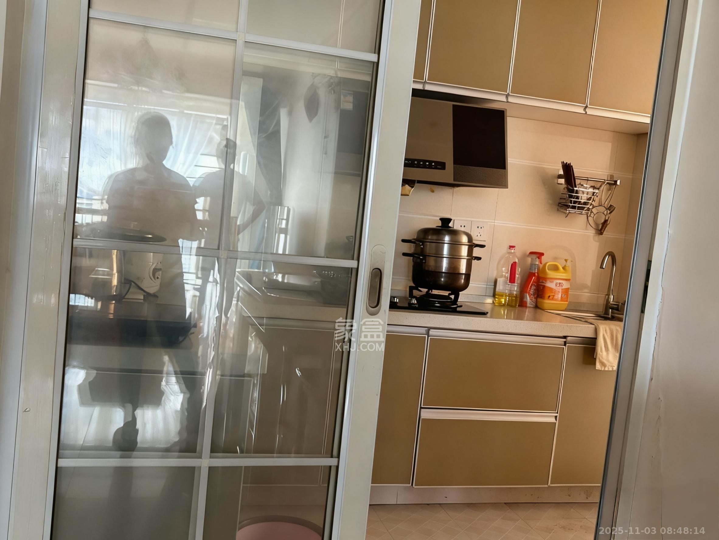 天下一家 2室2厅1卫 2800.0元/月 天下一家 2室2厅1卫 2800.0元/月室内图