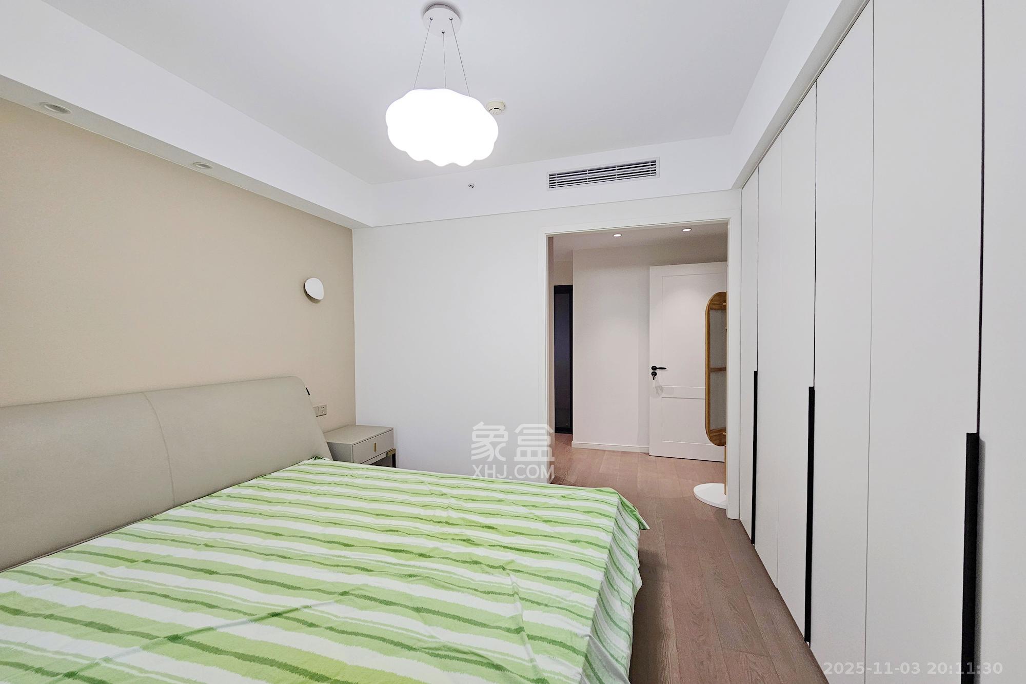 明昇壹城（明昇时代广场）二期  4室2厅3卫    350.0万卧室