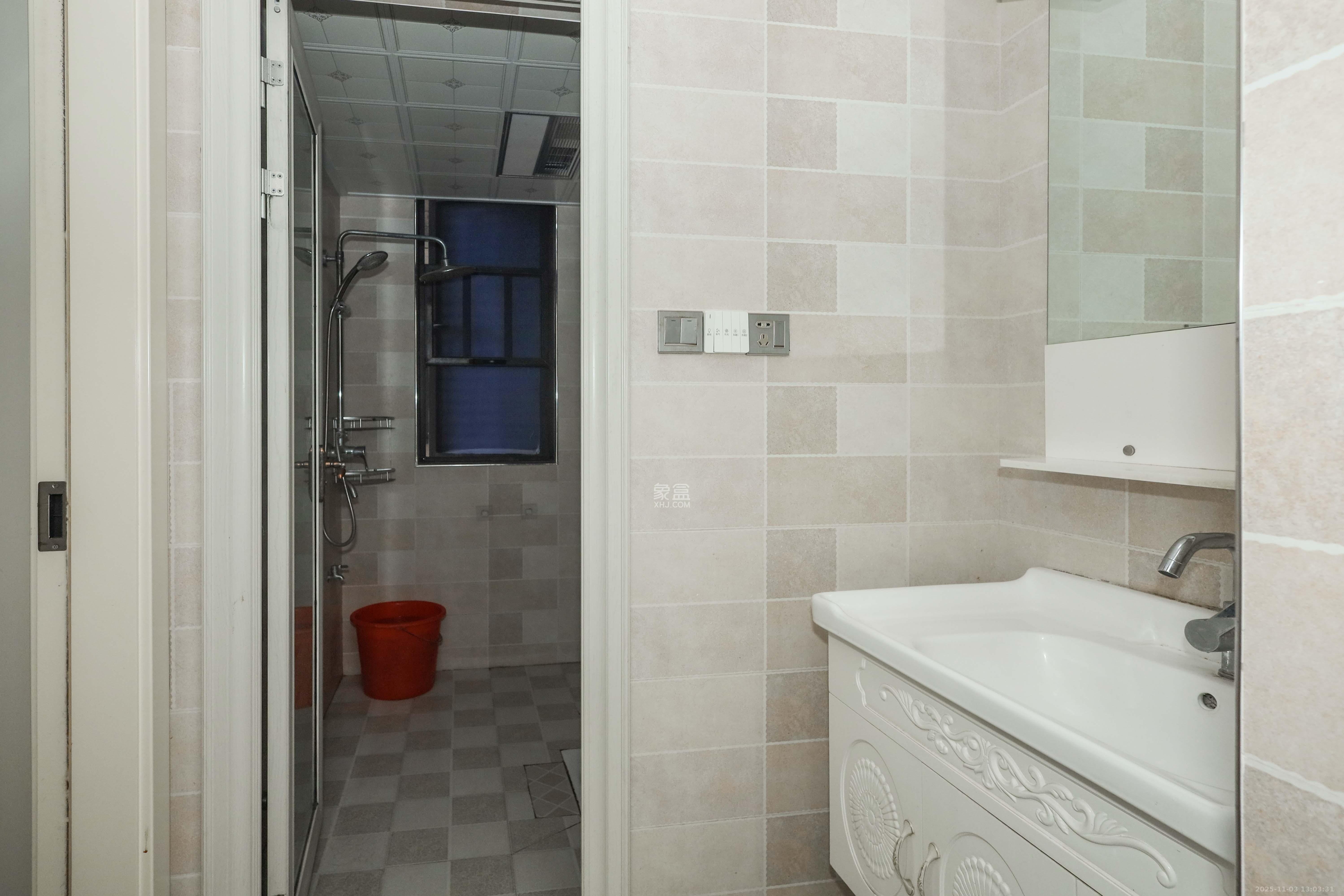 麓谷星辰  3室2厅1卫    88.0万卫生间