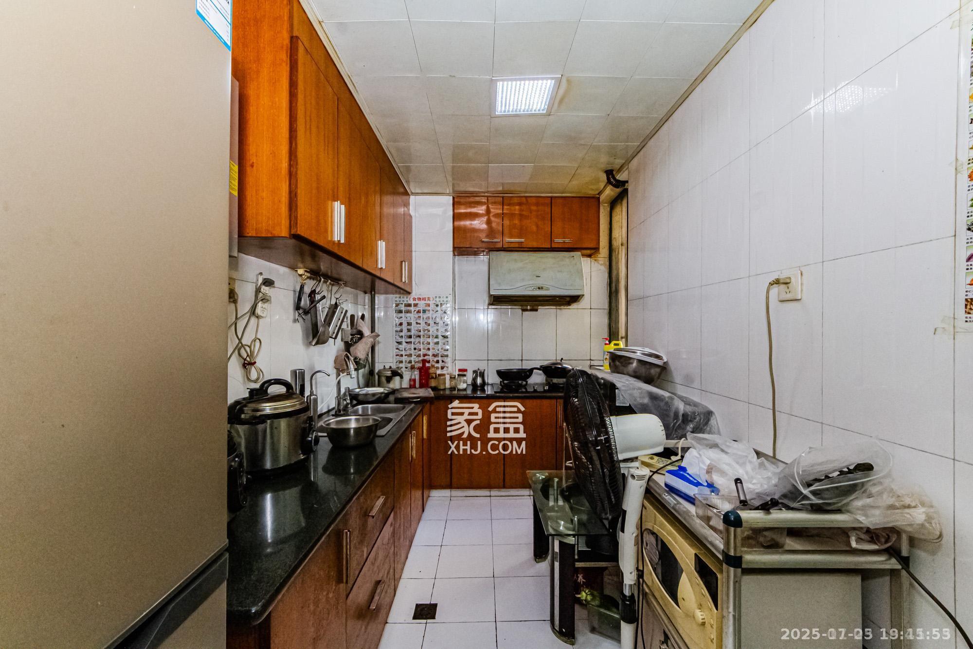 金帆江滨玫瑰园  4室2厅2卫    2300.0元/月室内图