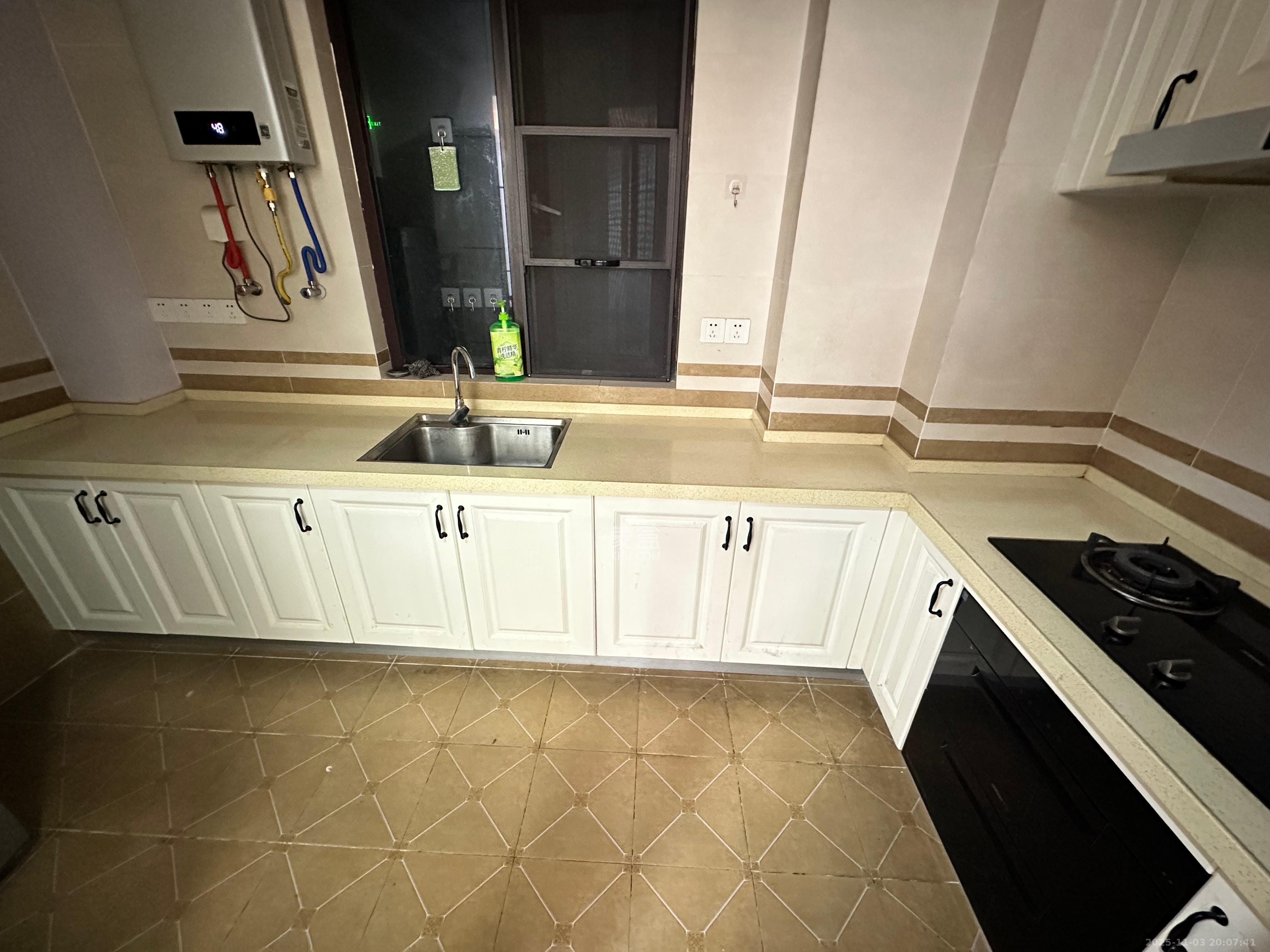 尚鑫海悦（新长海尚海城）  4室2厅2卫    2700.0元/月室内图