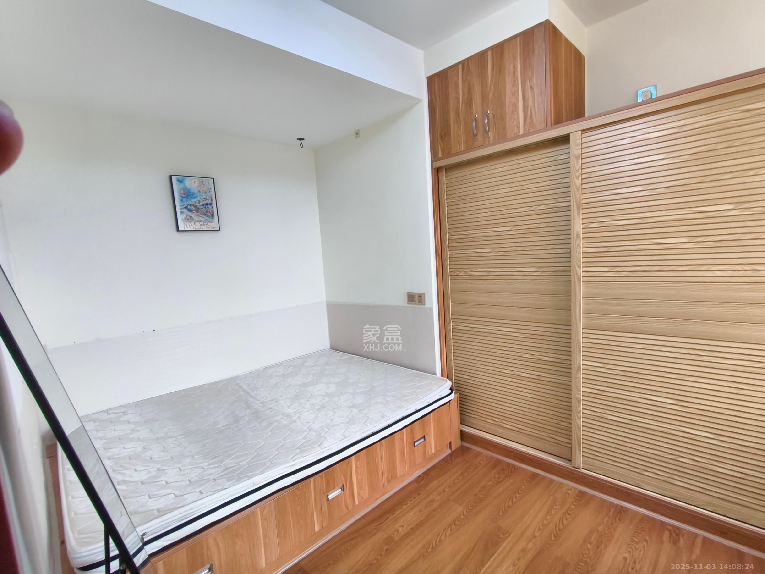 荣盛花语馨苑  2室1厅1卫    2200.0元/月 荣盛花语馨苑  2室1厅1卫    2200.0元/月室内图