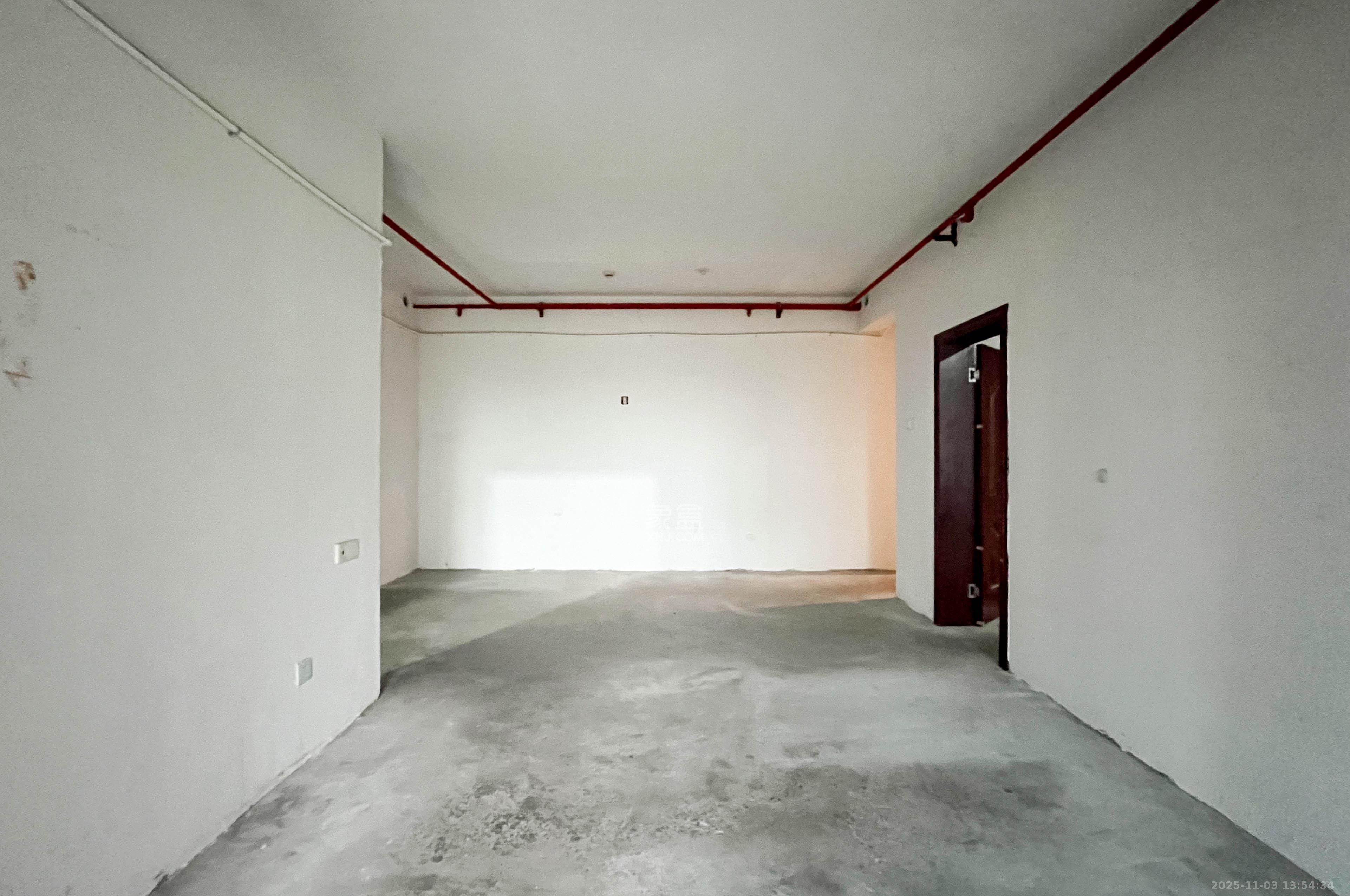 梅溪湖金茂湾  3室2厅2卫    105.0万客厅