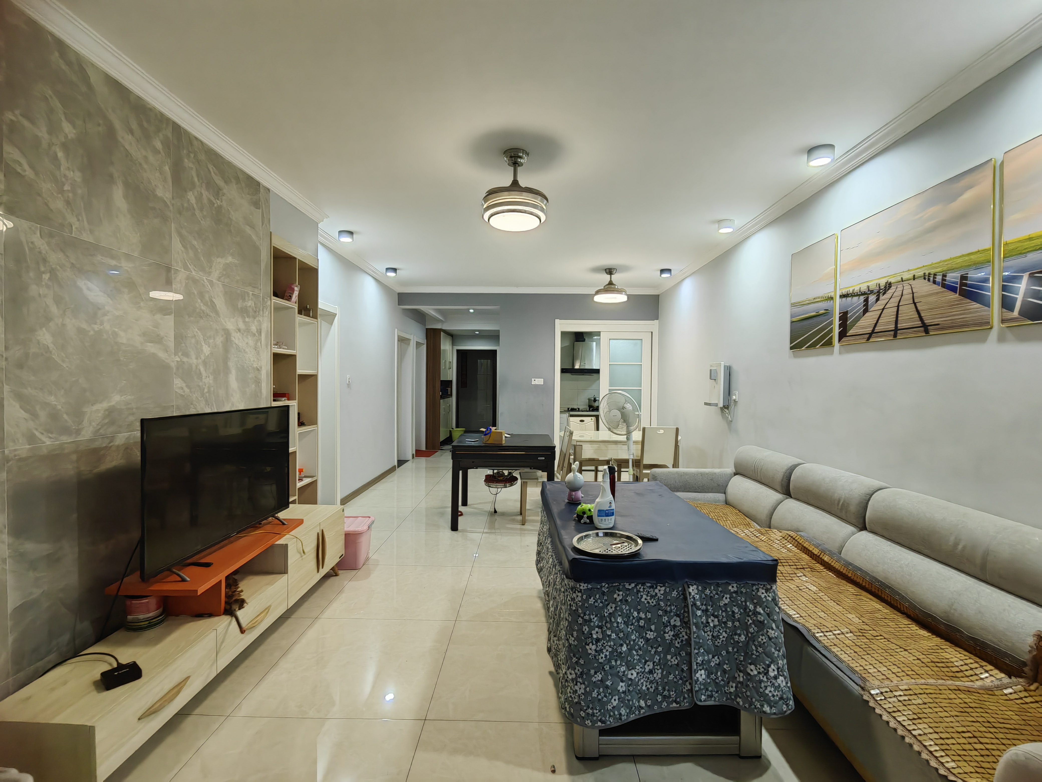 五江碧桂园城市广场  3室2厅2卫    2000.0元/月