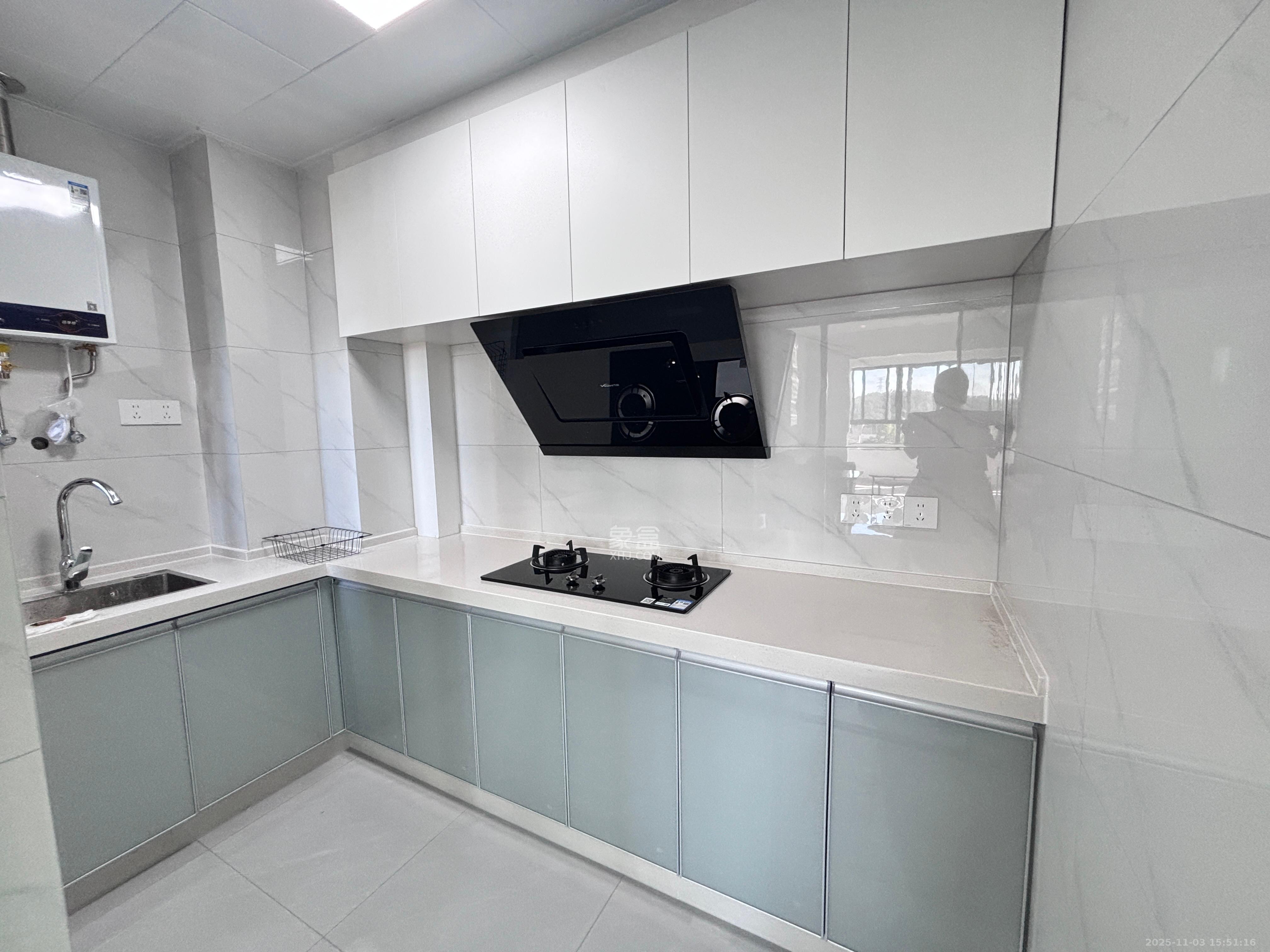 中粮鸿云  3室2厅1卫    1800.0元/月室内图