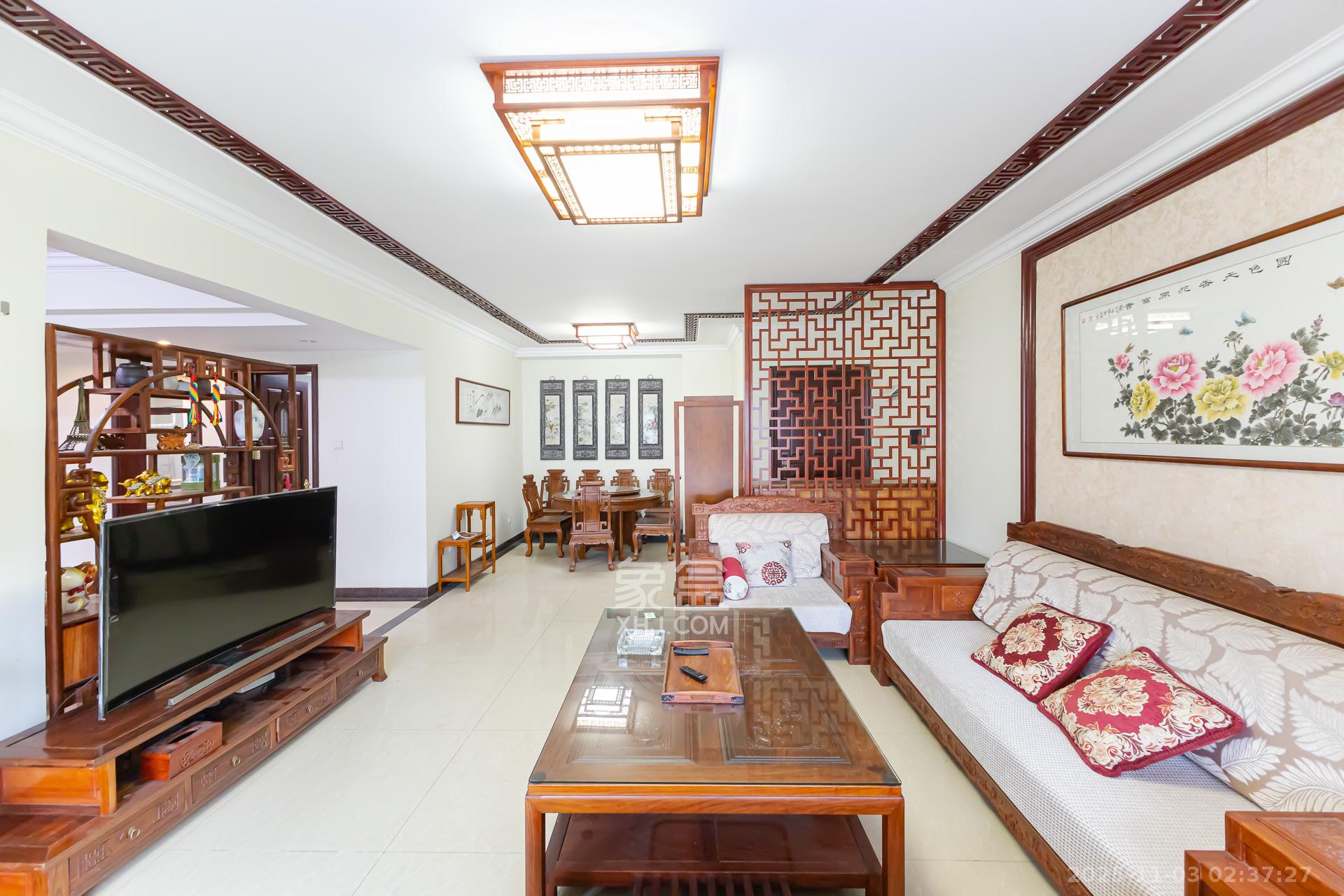 恒大名都  4室2厅2卫    79.8万 恒大名都  4室2厅2卫    79.8万客厅