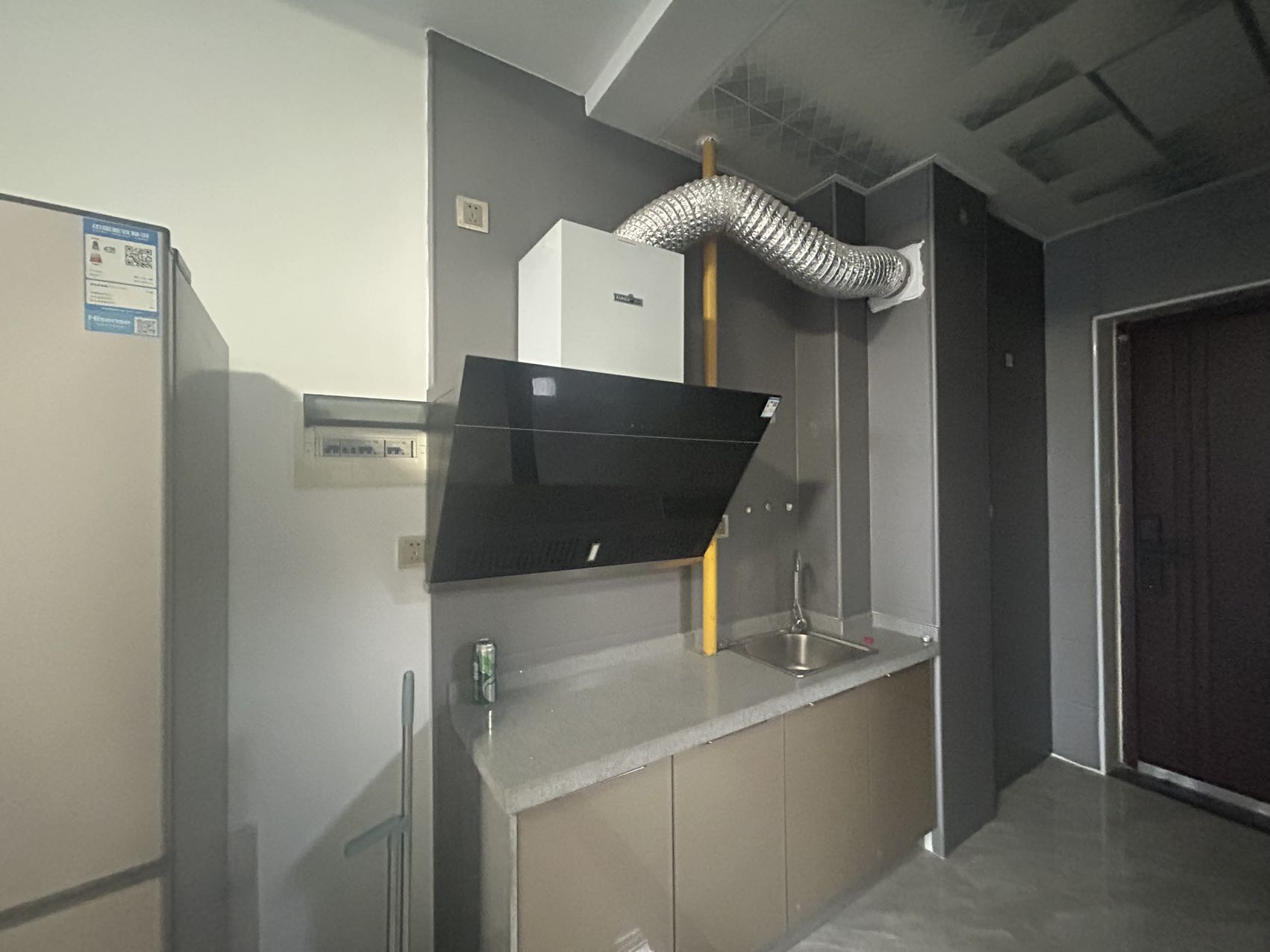 雄森国际  1室1厅1卫    1300.0元/月