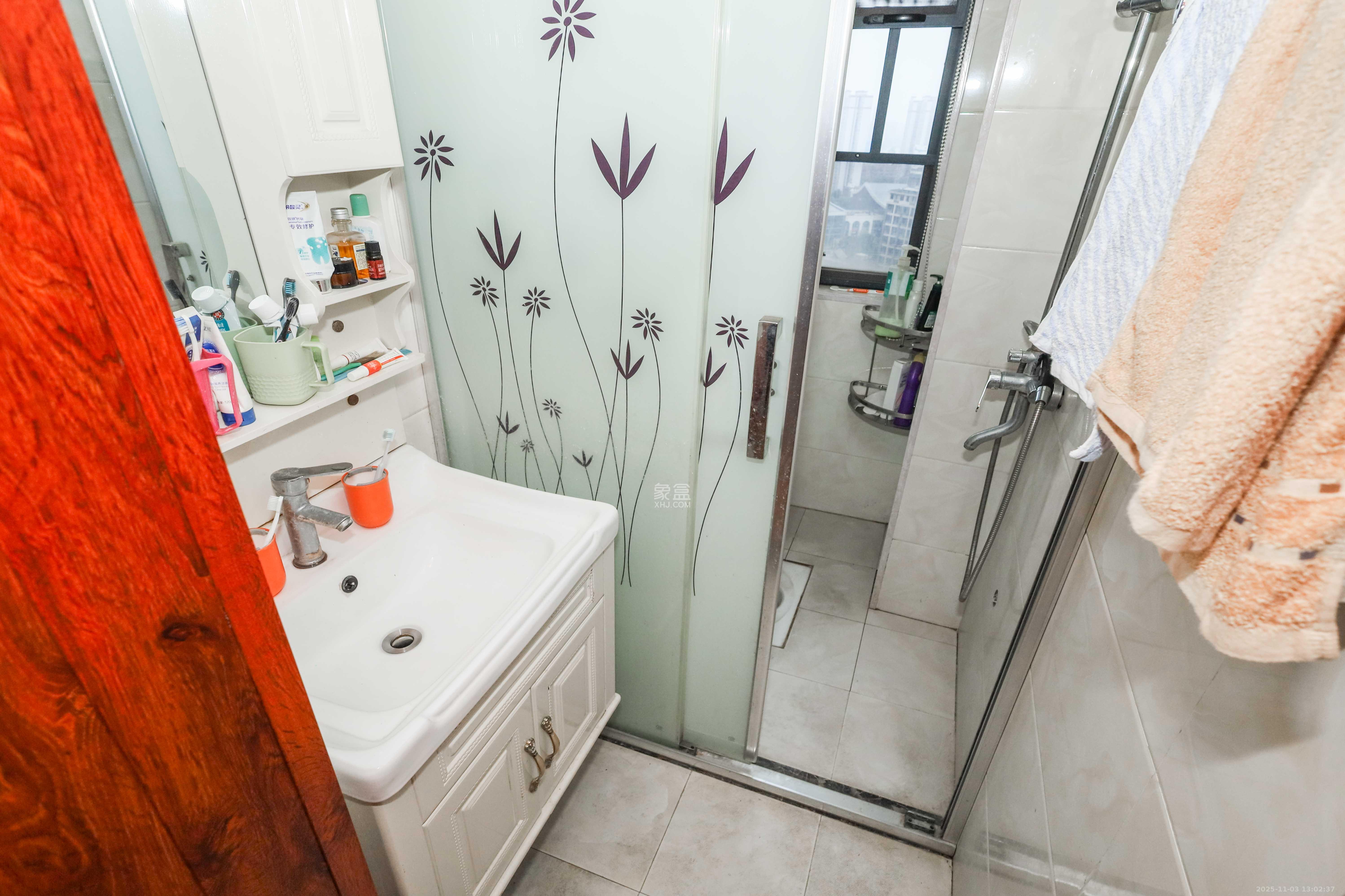 润芳园  3室2厅2卫    80.0万 润芳园  3室2厅2卫    80.0万卫生间