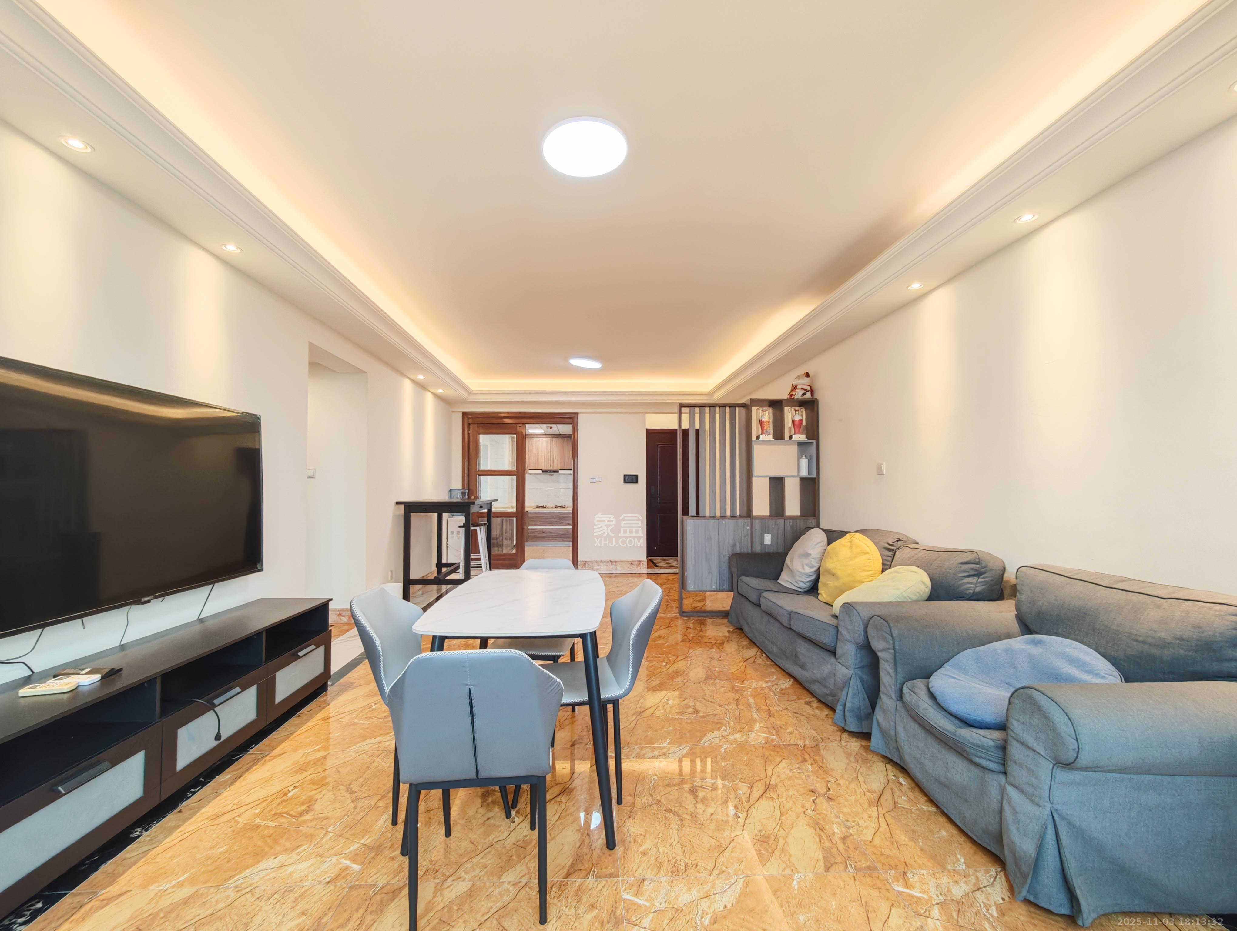 碧桂园南城首府(东宸林海) 3室2厅2卫 78.0万 碧桂园南城首府(东宸林海) 3室2厅2卫 78.0万客厅