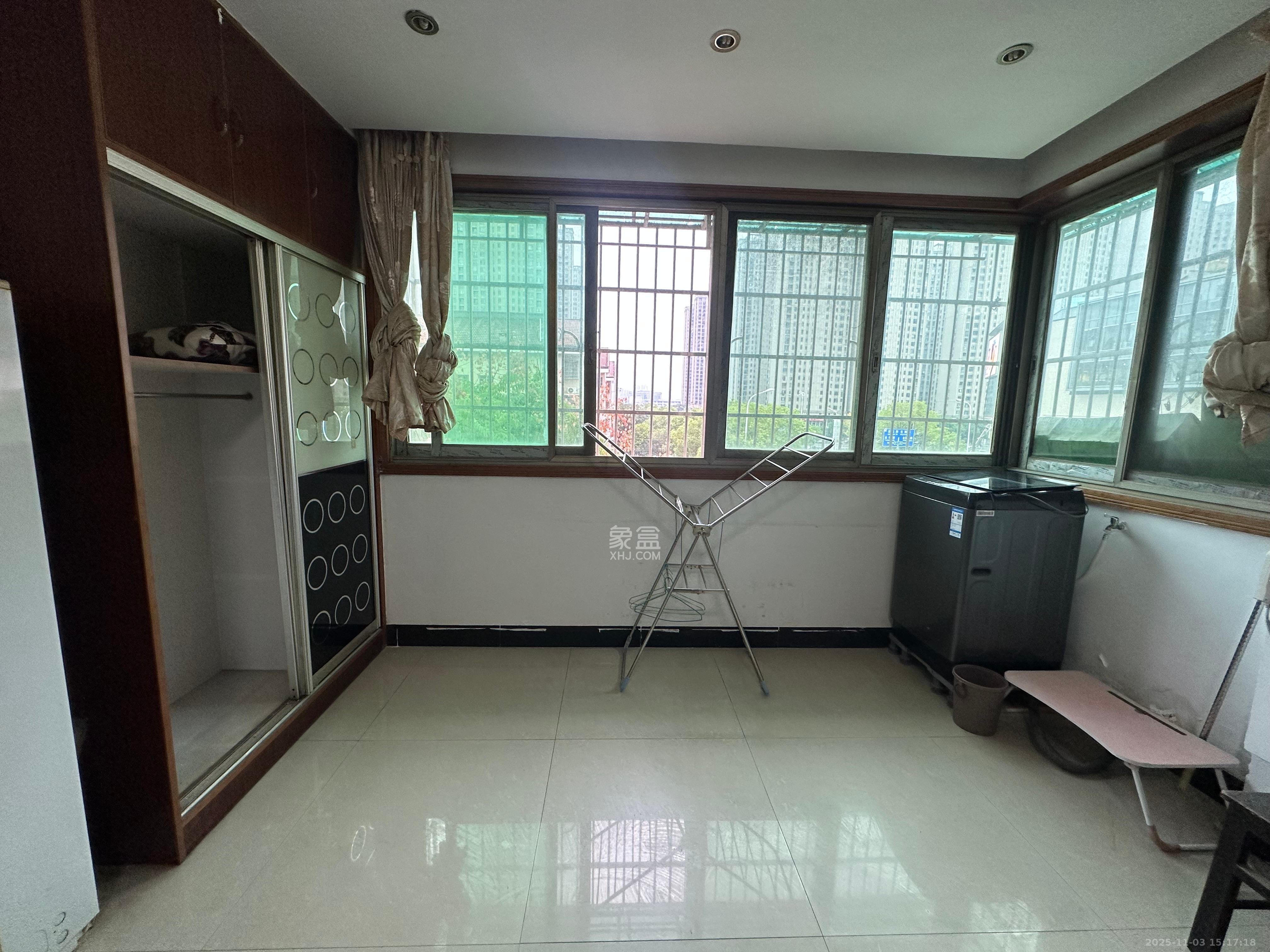 金岭小区  2室2厅1卫    1600.0元/月室内图