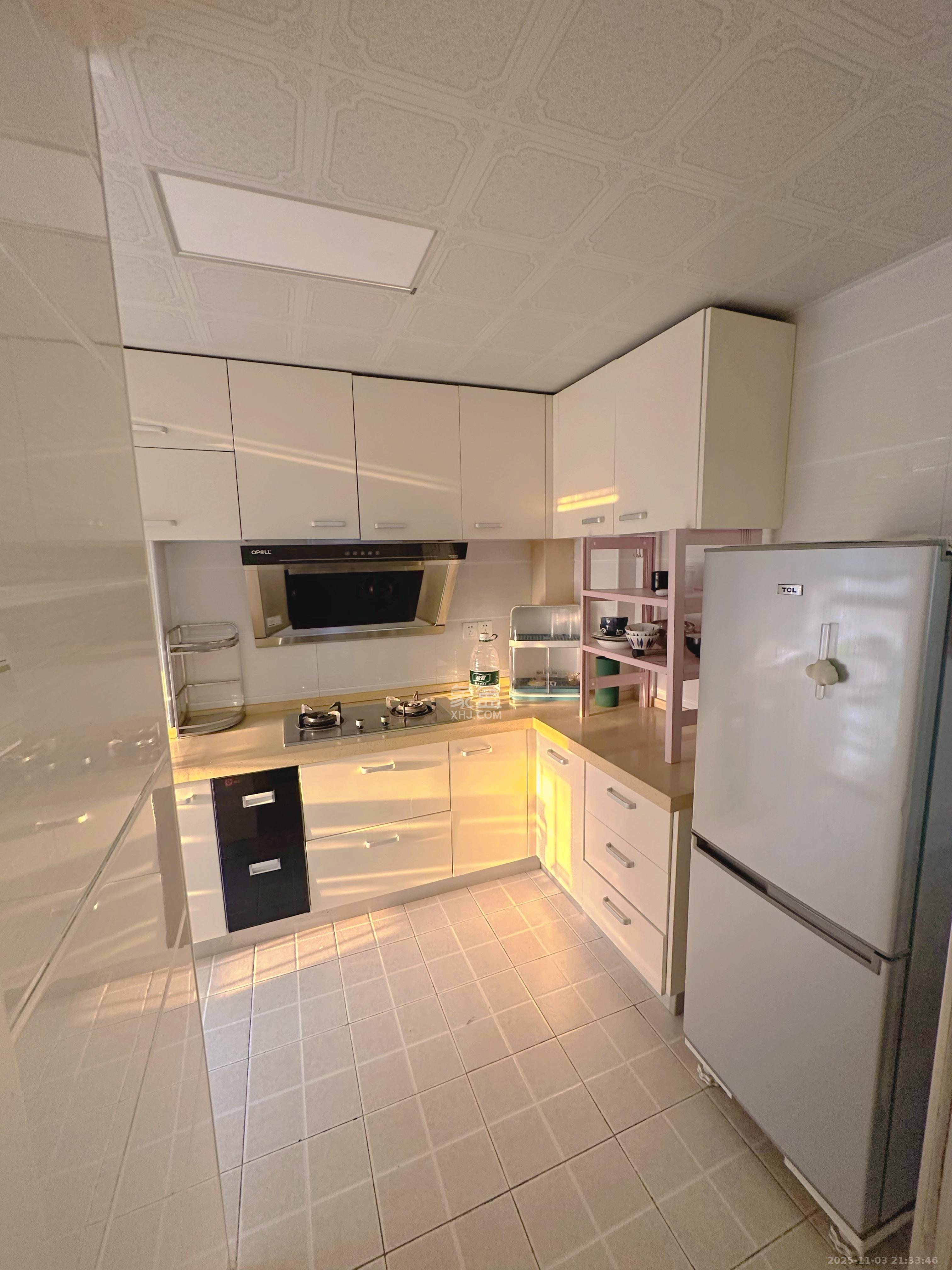 华润凤凰城三期  2室1厅1卫    2300.0元/月室内图