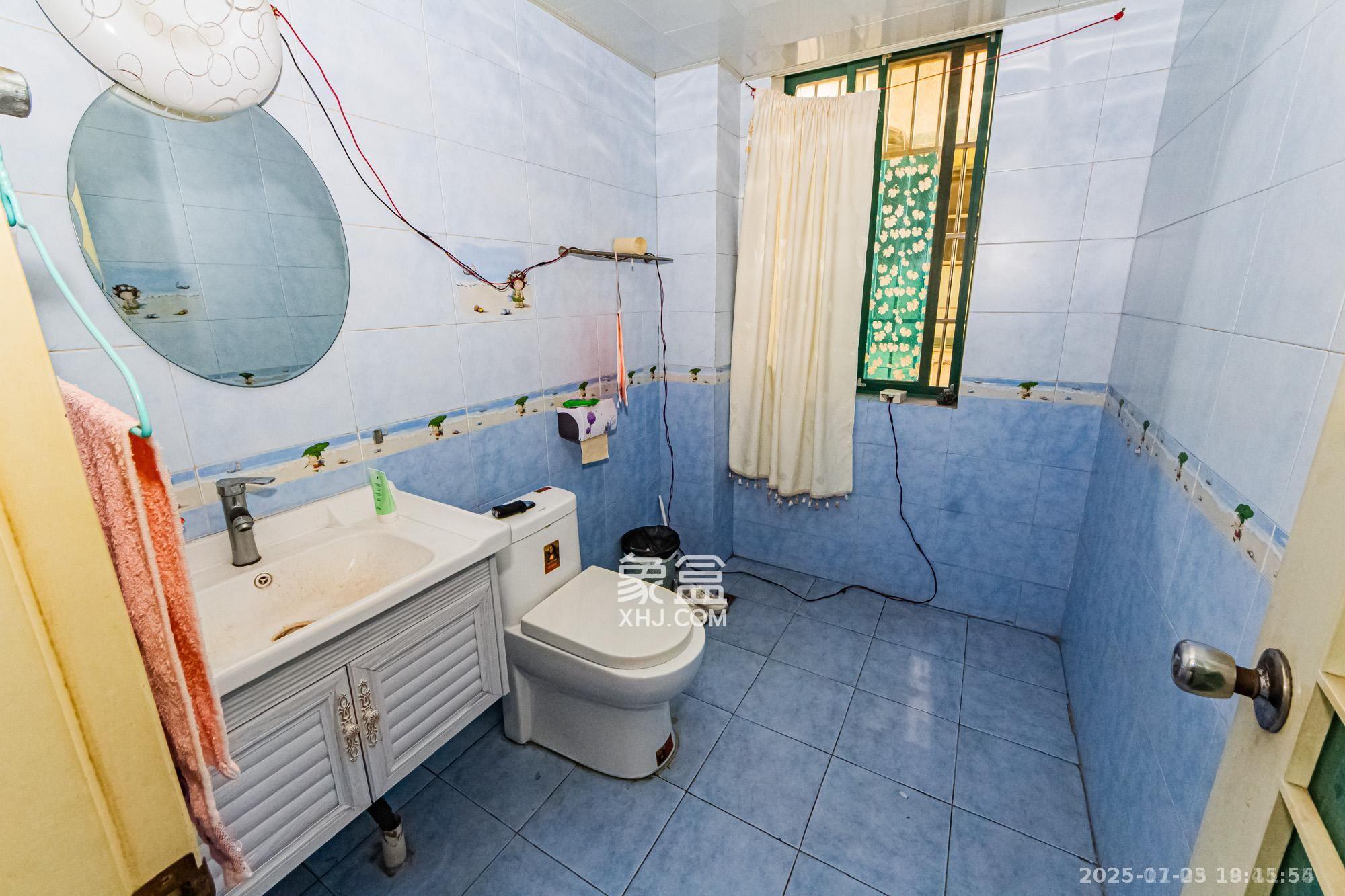 金帆江滨玫瑰园  4室2厅2卫    2300.0元/月室内图