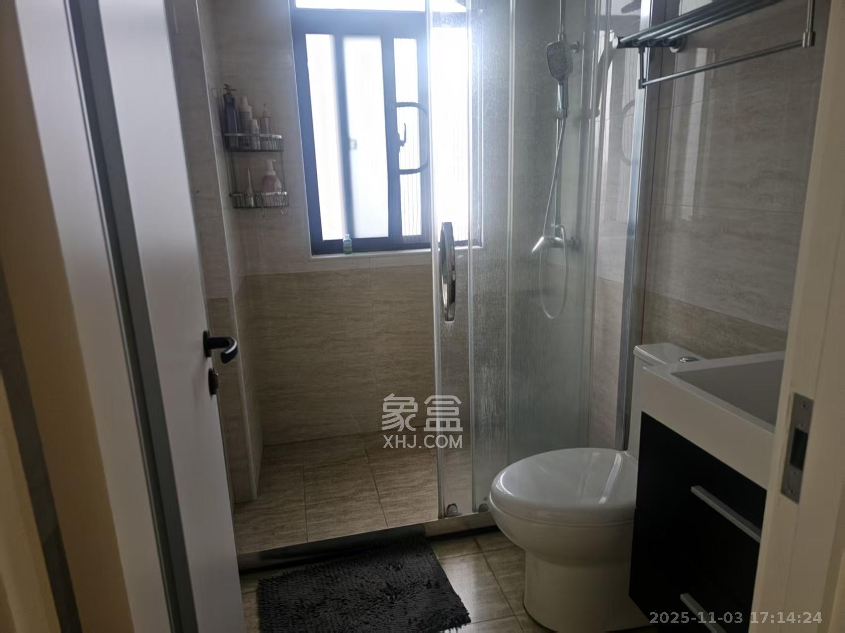 中央美郡  4室2厅2卫    3000.0元/月室内图