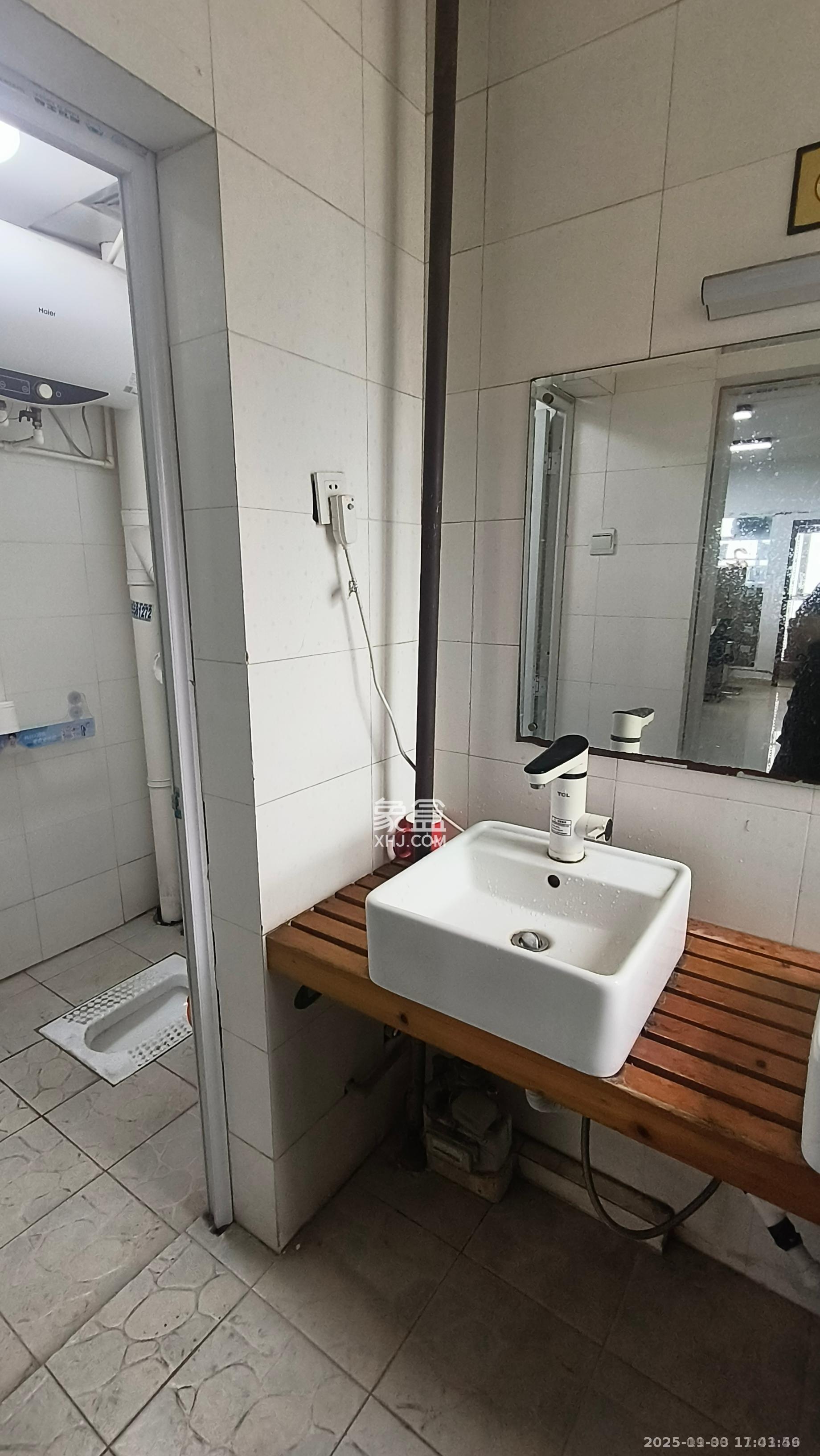 左岸右岸  4室1厅1卫    4999.0元/月室内图