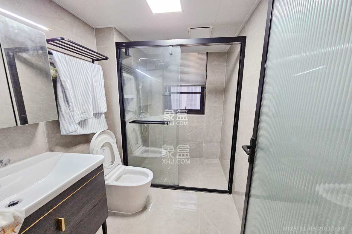 明昇壹城(明昇时代广场)二期 4室2厅3卫 350.0万 明昇壹城(明昇时代广场)二期 4室2厅3卫 350.0万卫生间