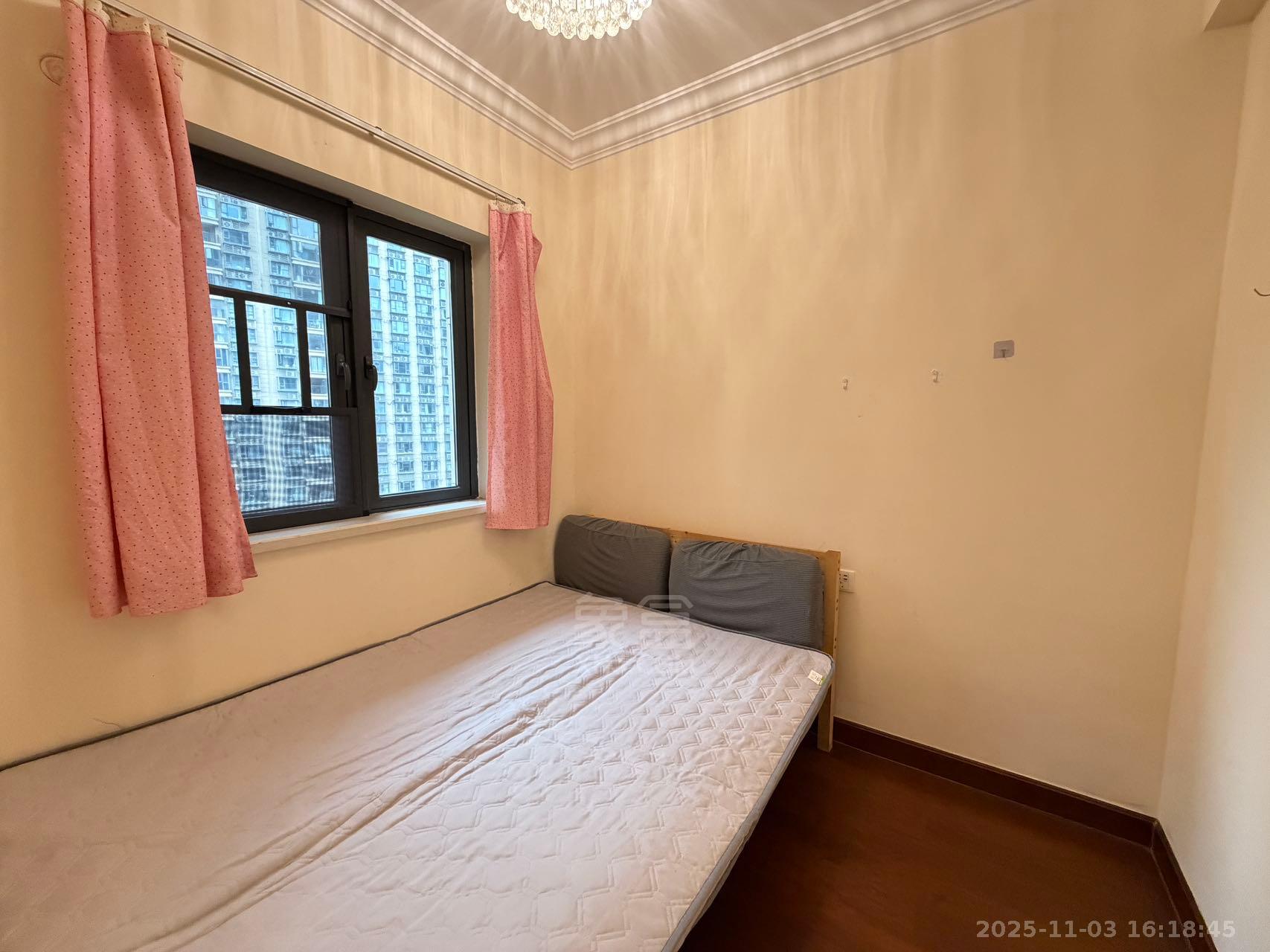 恒大华府 3室2厅1卫 2000.0元/月 恒大华府 3室2厅1卫 2000.0元/月室内图