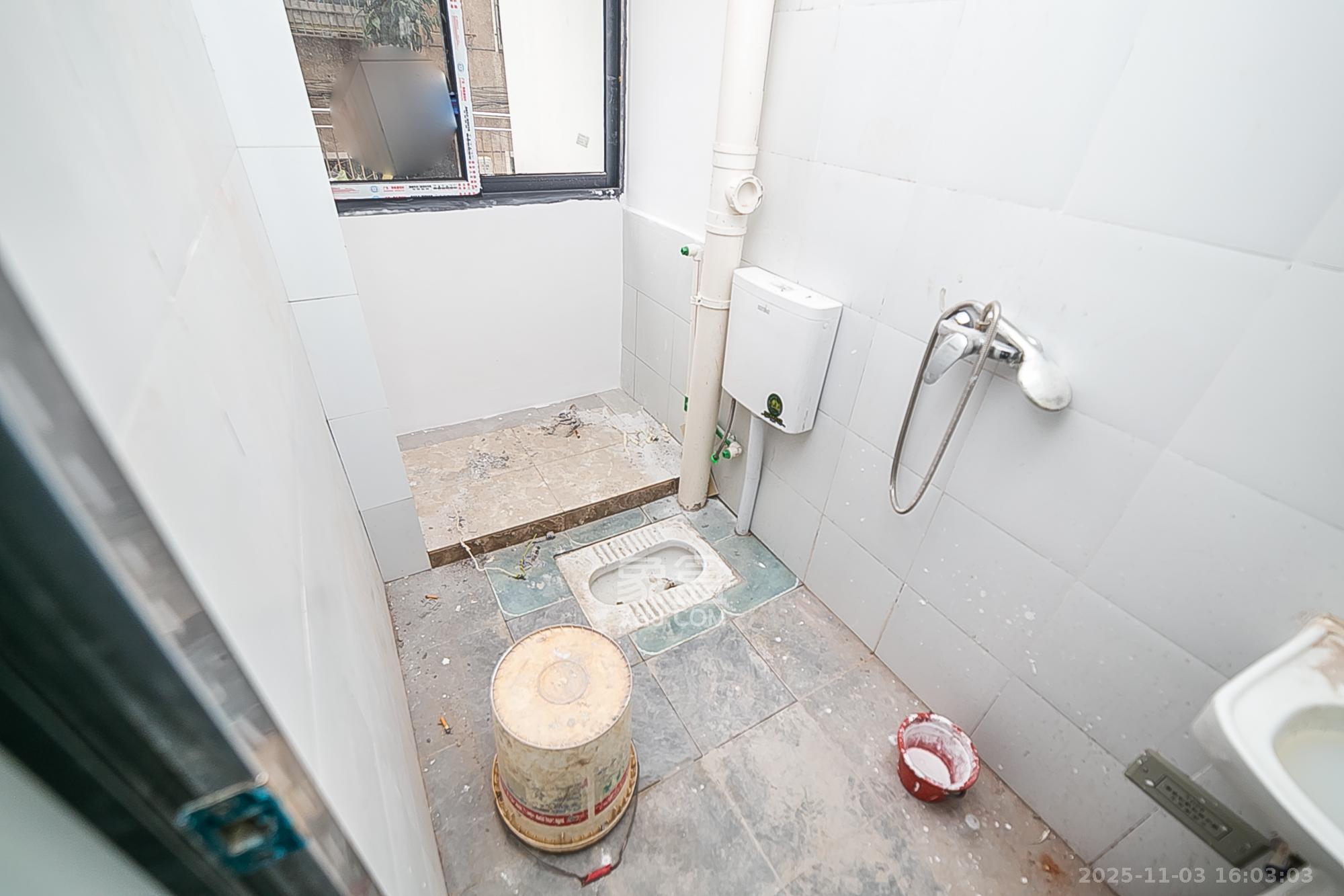 湖开小区（湖南开关厂宿舍）/南大桥社区  2室2厅1卫    45.0万卫生间