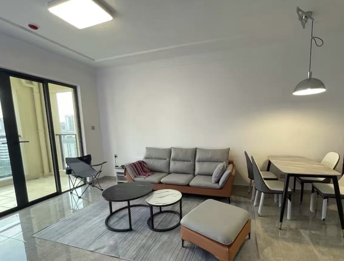 星华海岸城三期  2室1厅1卫    1800.0元/月 星华海岸城三期  2室1厅1卫    1800.0元/月室内图