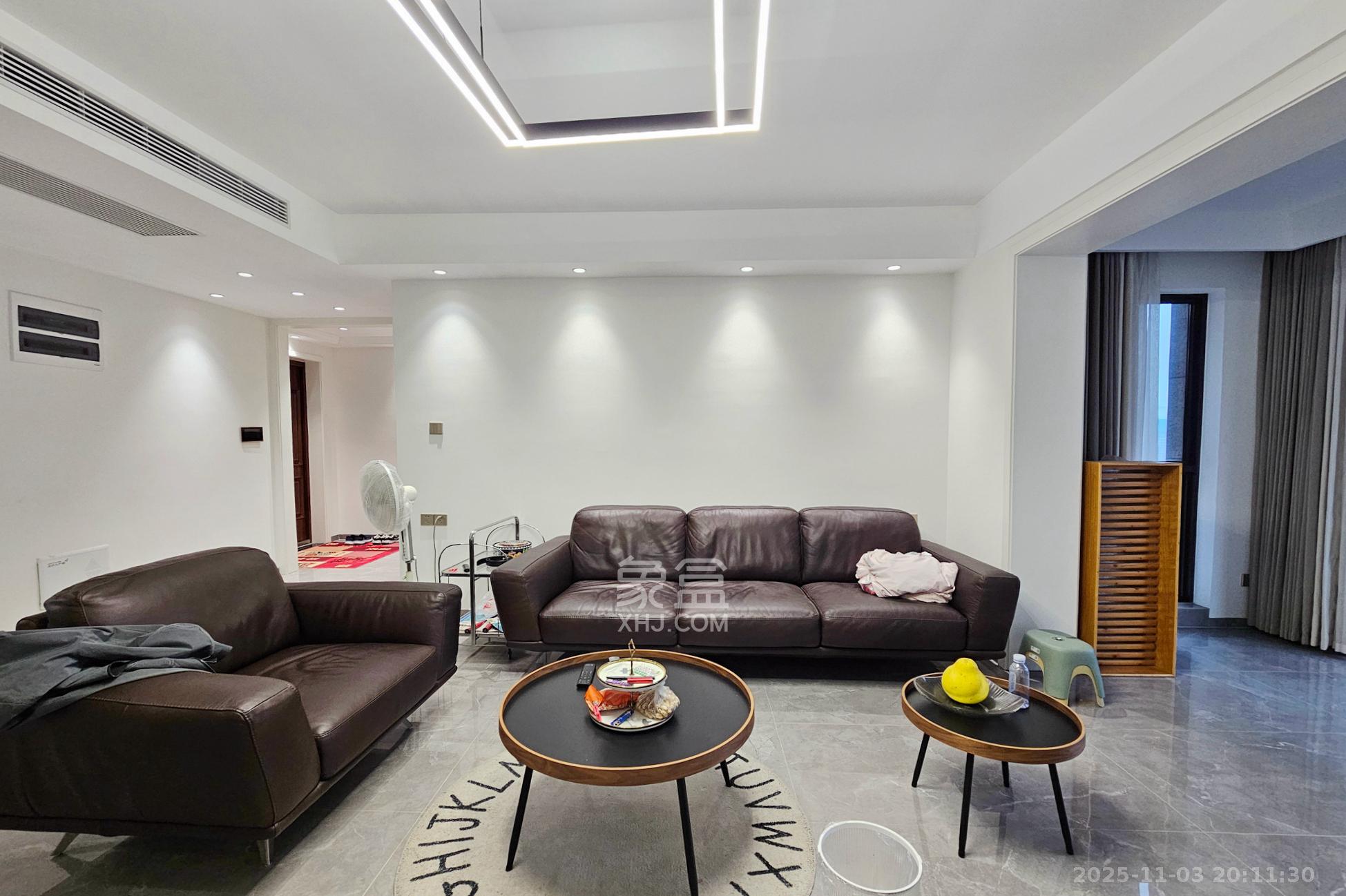 明昇壹城（明昇时代广场）二期  4室2厅3卫    350.0万客厅