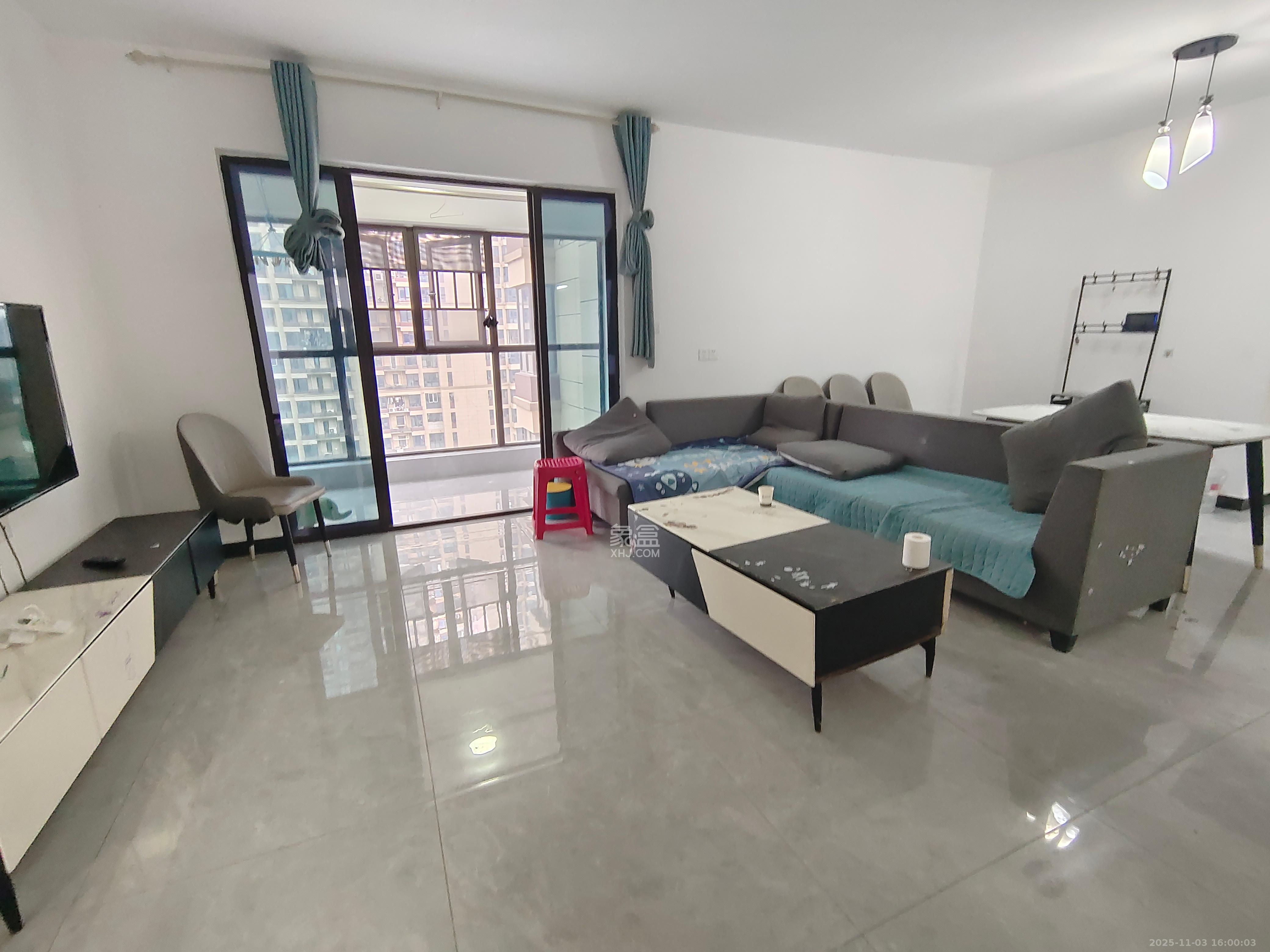 保利西海岸B区  3室2厅1卫    4300.0元/月