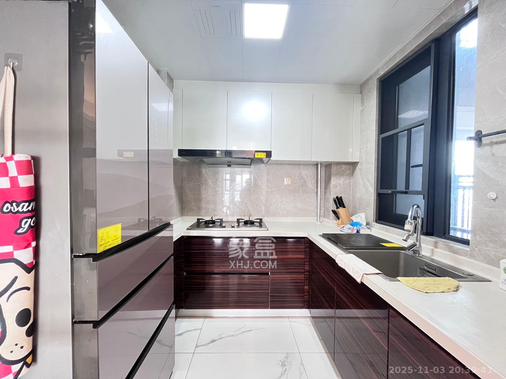 中海阅麓山二期  3室2厅2卫    3500.0元/月室内图