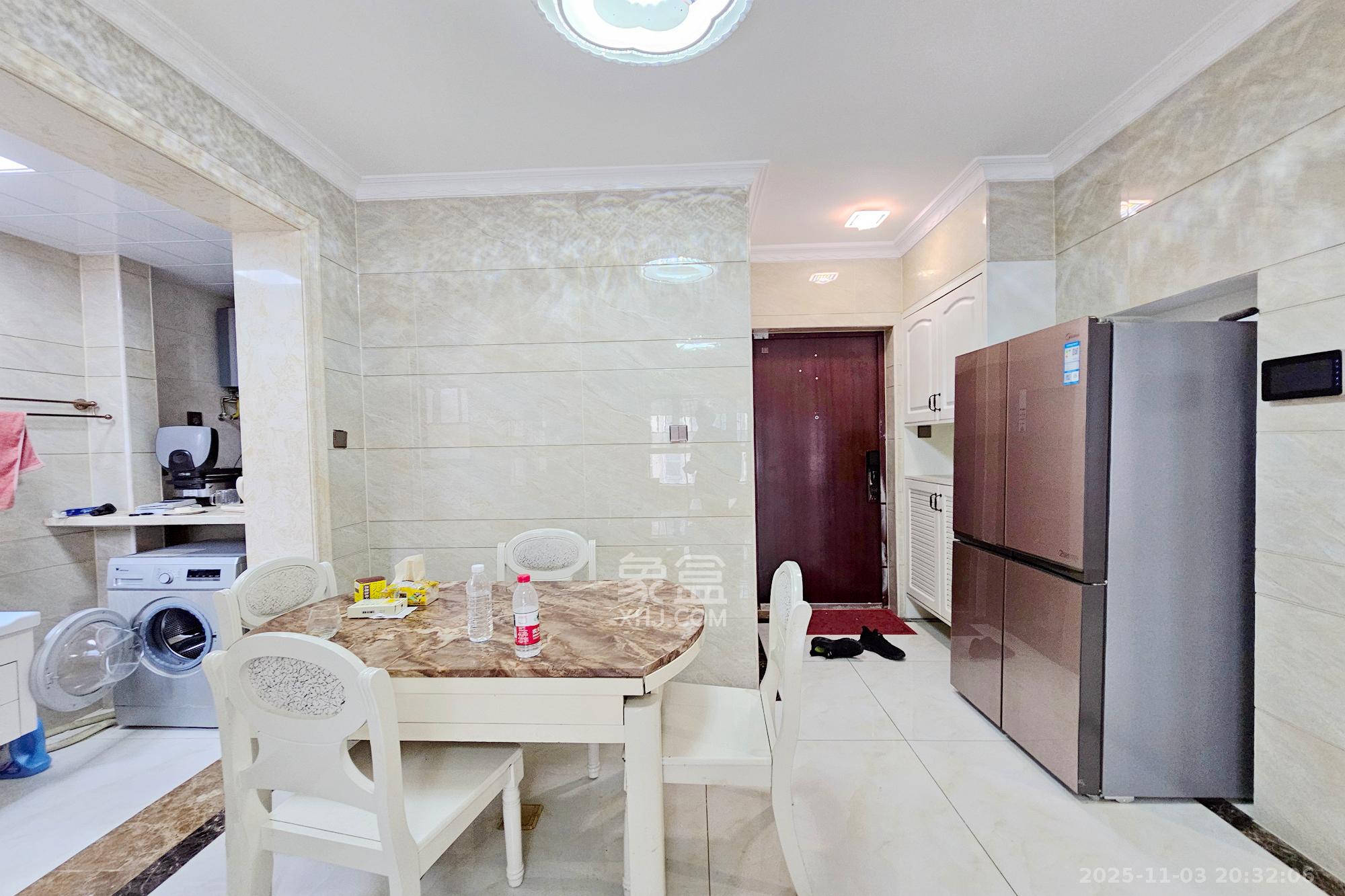 阳光城尚东湾青云苑  2室2厅1卫    73.0万客厅