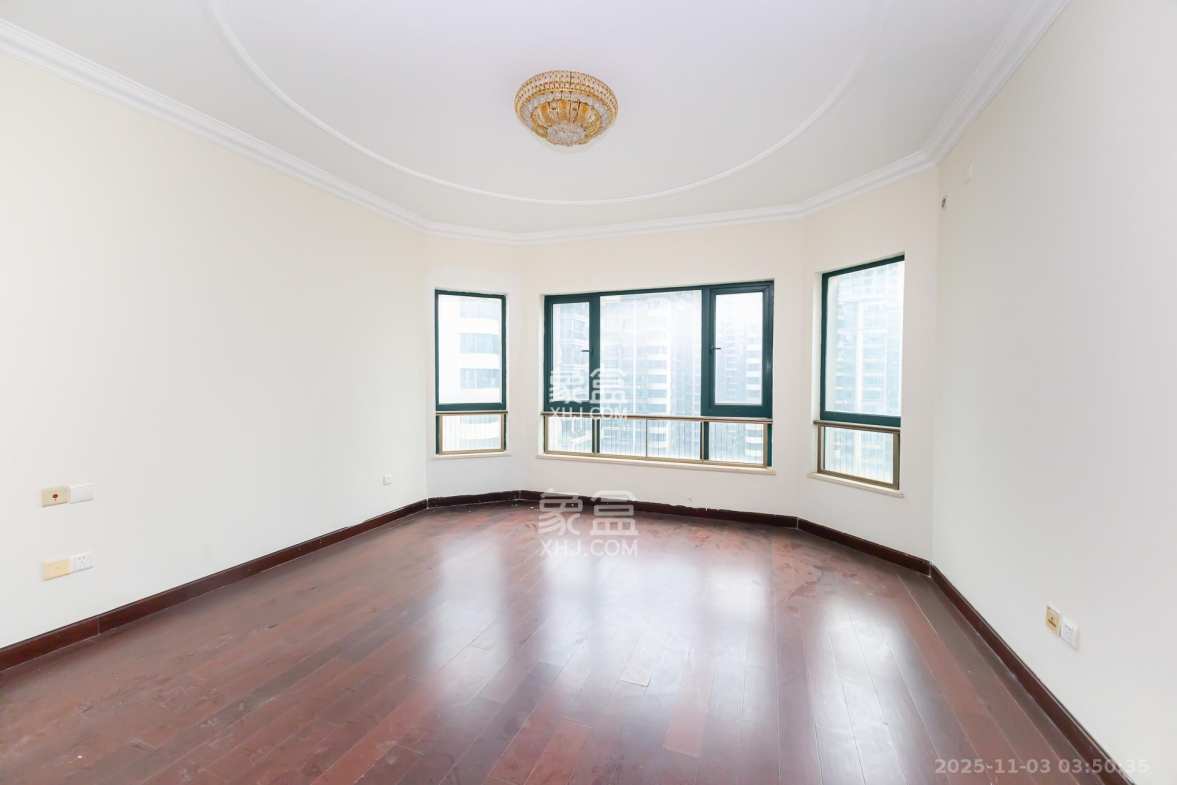 恒大名都 4室2厅2卫 83.0万 恒大名都 4室2厅2卫 83.0万卧室