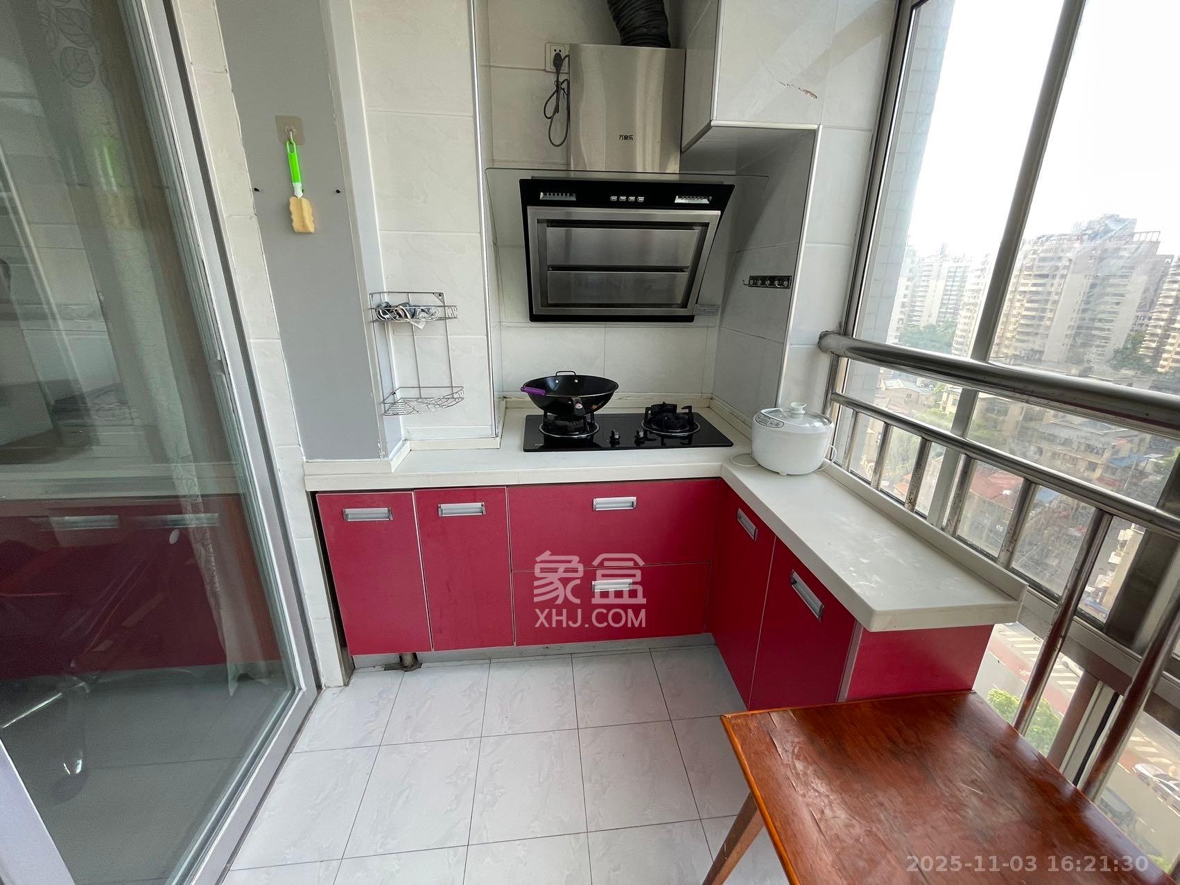 观湖公寓  1室1厅1卫    1500.0元/月室内图