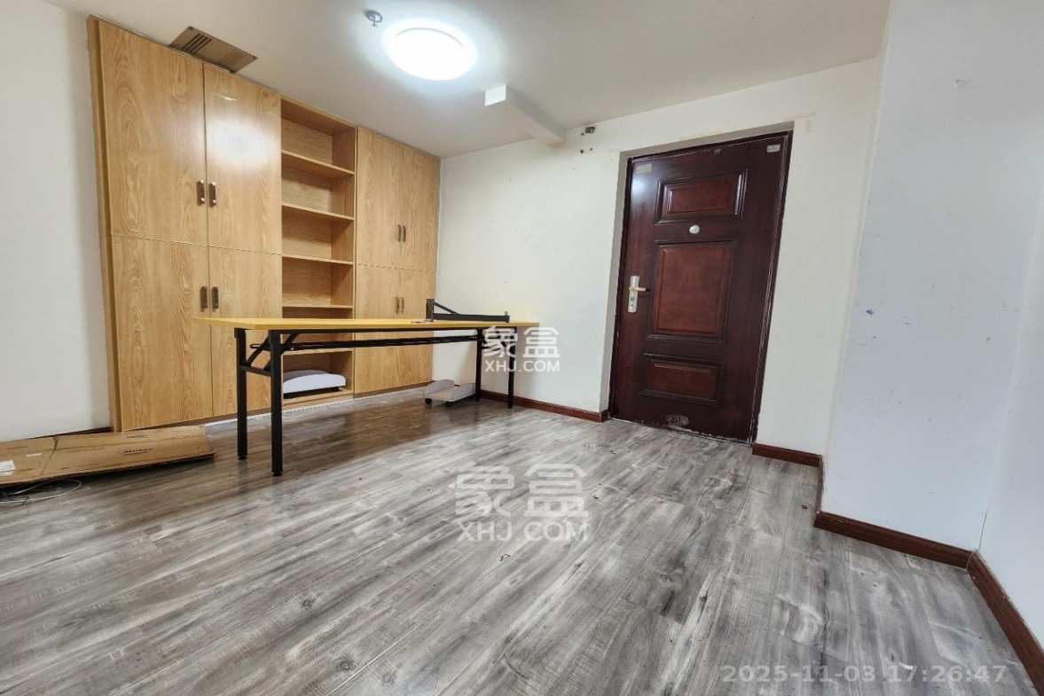 奥克斯广场 1室1厅1卫 11000.0元/月 奥克斯广场 1室1厅1卫 11000.0元/月室内图