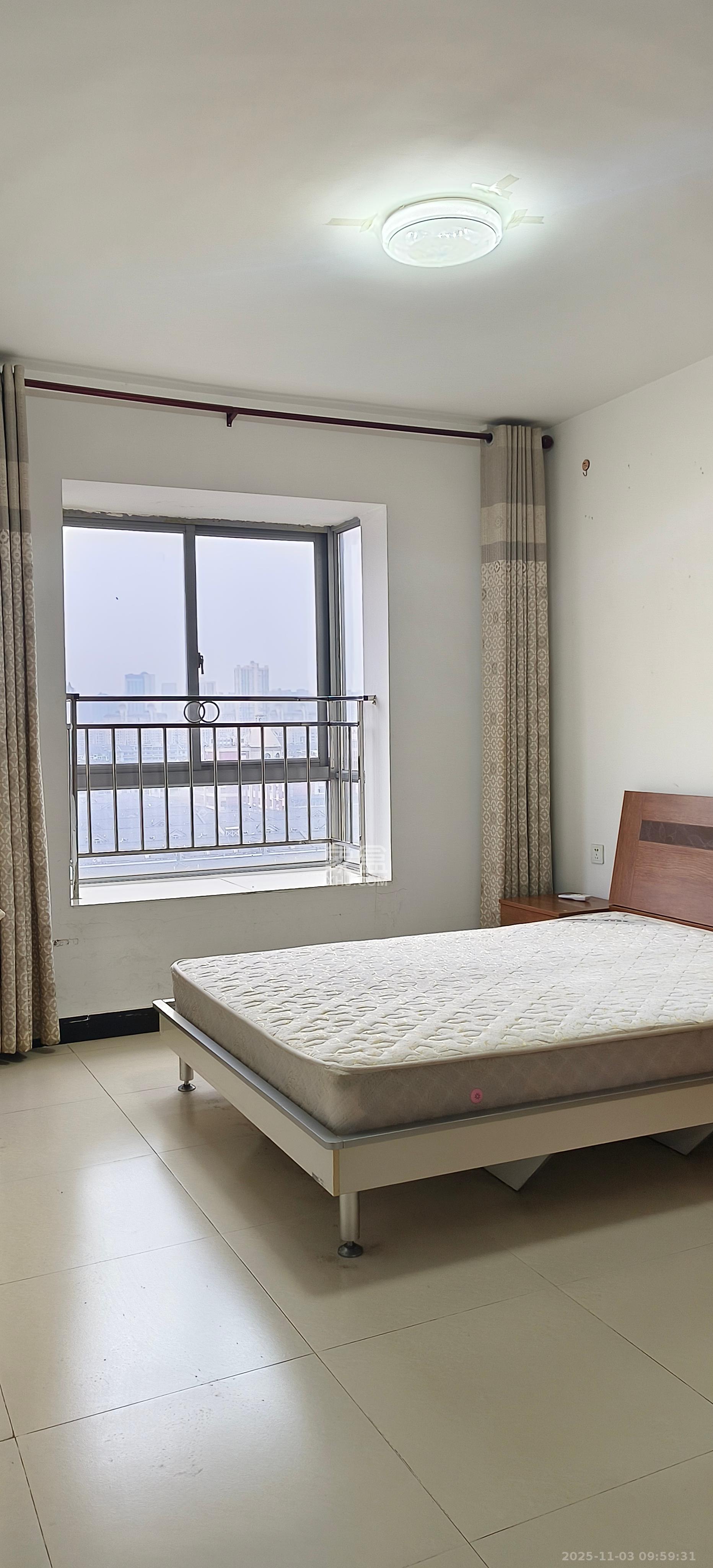 西源鑫大厦  2室2厅1卫    2000.0元/月室内图