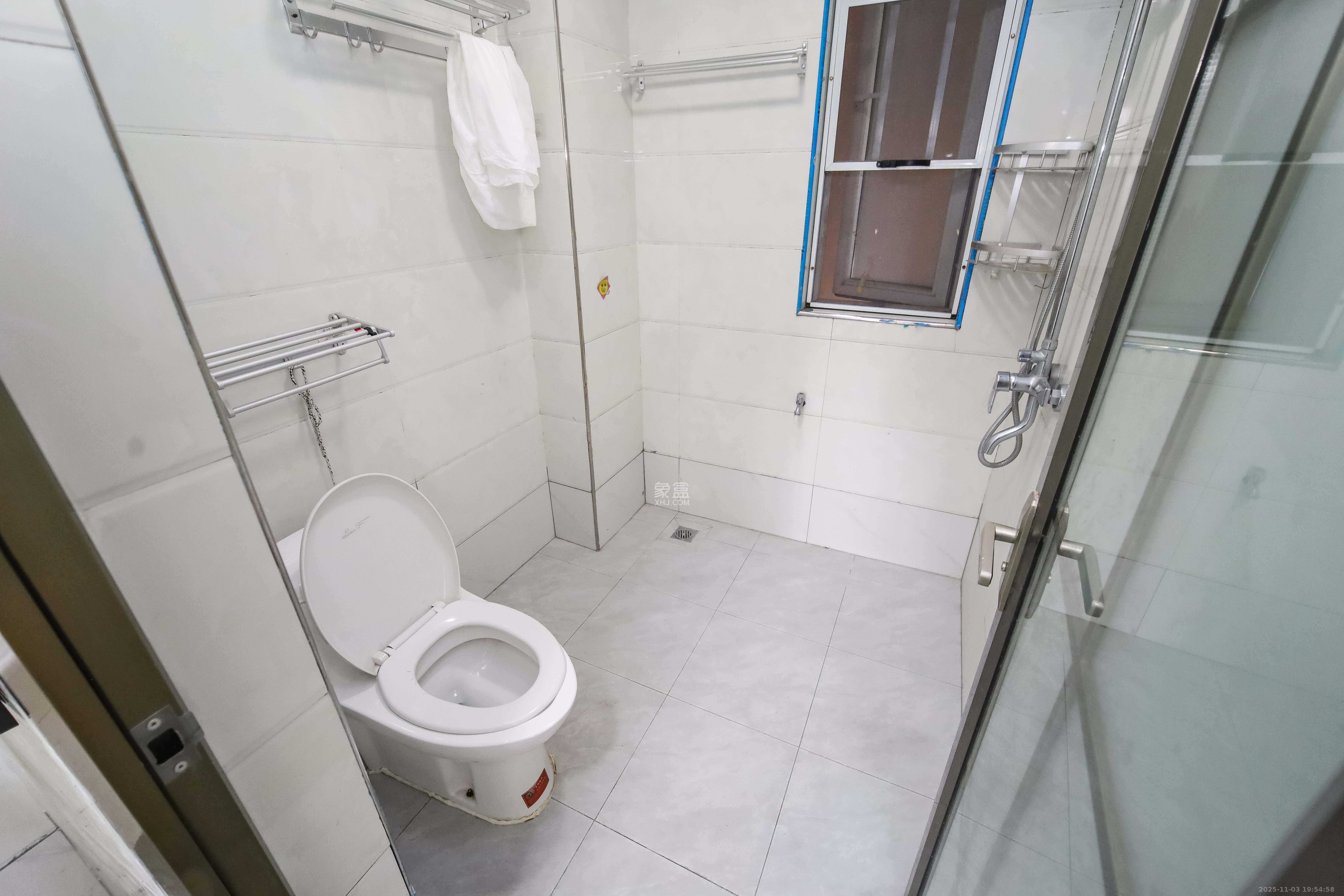 金地格林公馆 3室2厅1卫 88.0万 金地格林公馆 3室2厅1卫 88.0万卫生间